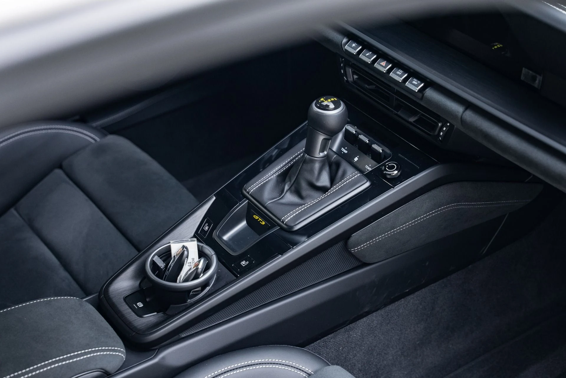 mph032_2454186656_Used_2024_Porsche_911_GT_3_1766184544_f9fc661542