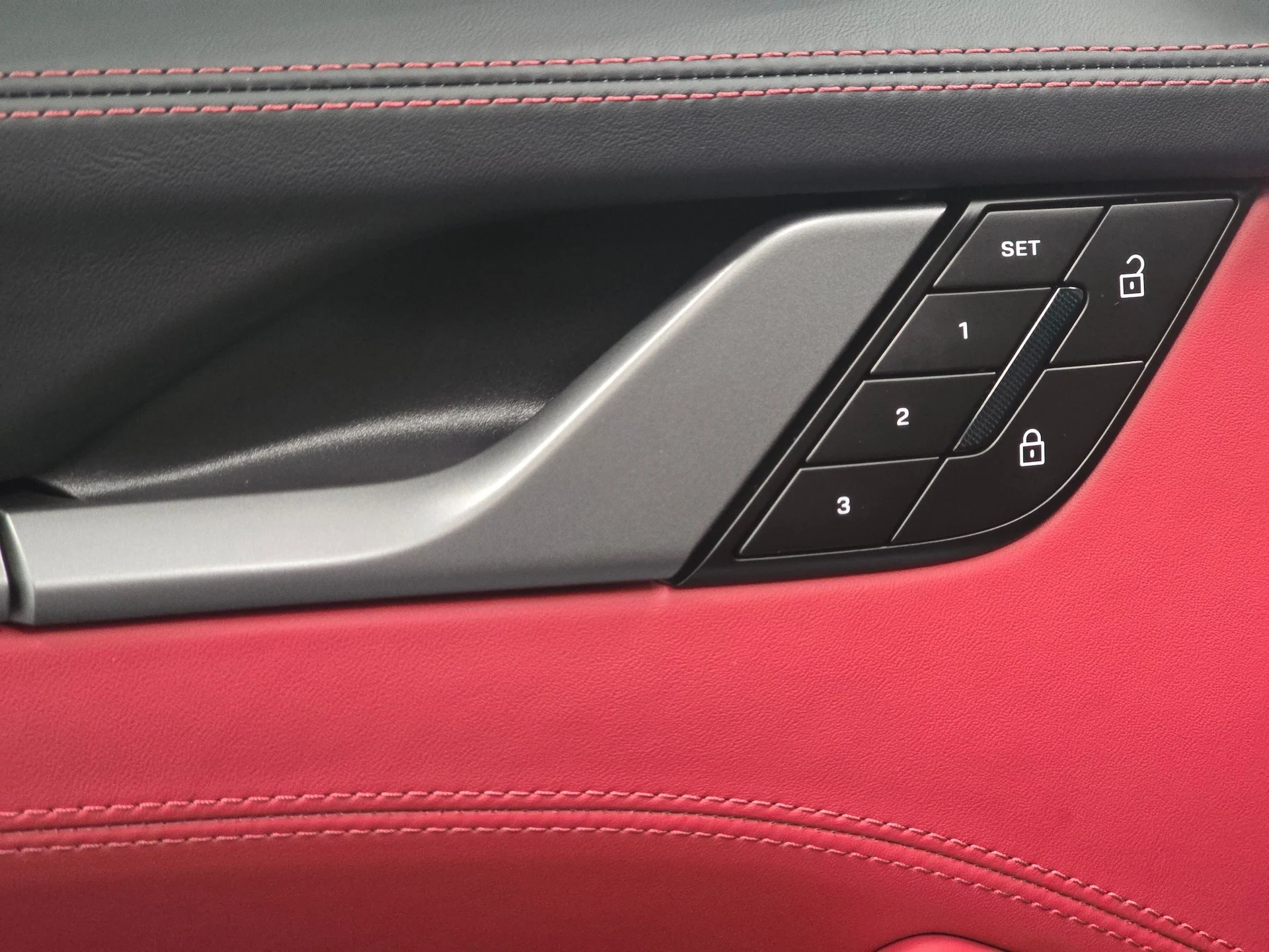 mph032_2454535619_582b4d21d60b2abf21c9cb11984a4dc7x_b7e9ed7680