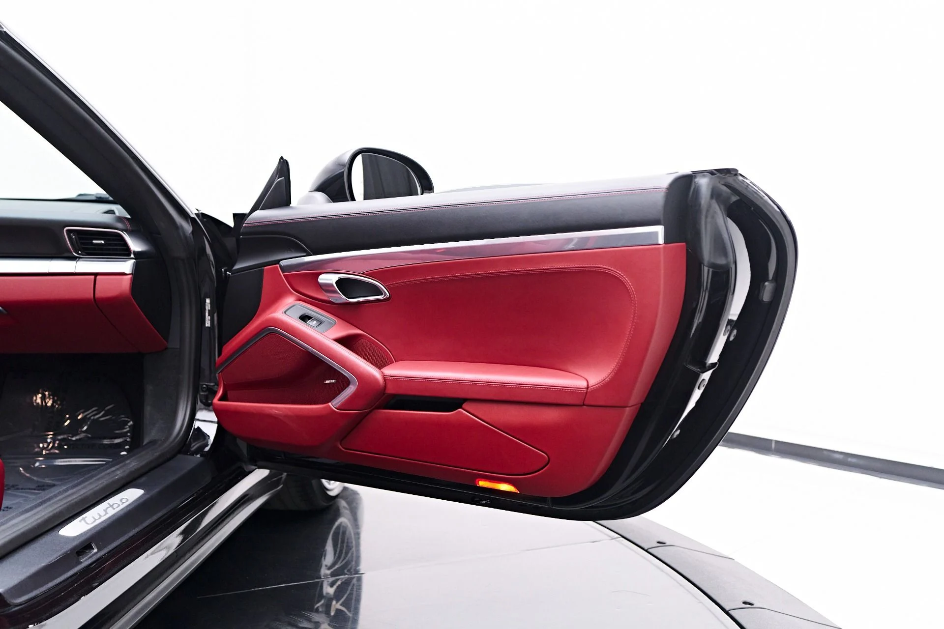 mph032_2454936306_Used_2019_Porsche_911_Turbo_1750270685_edec8944b7