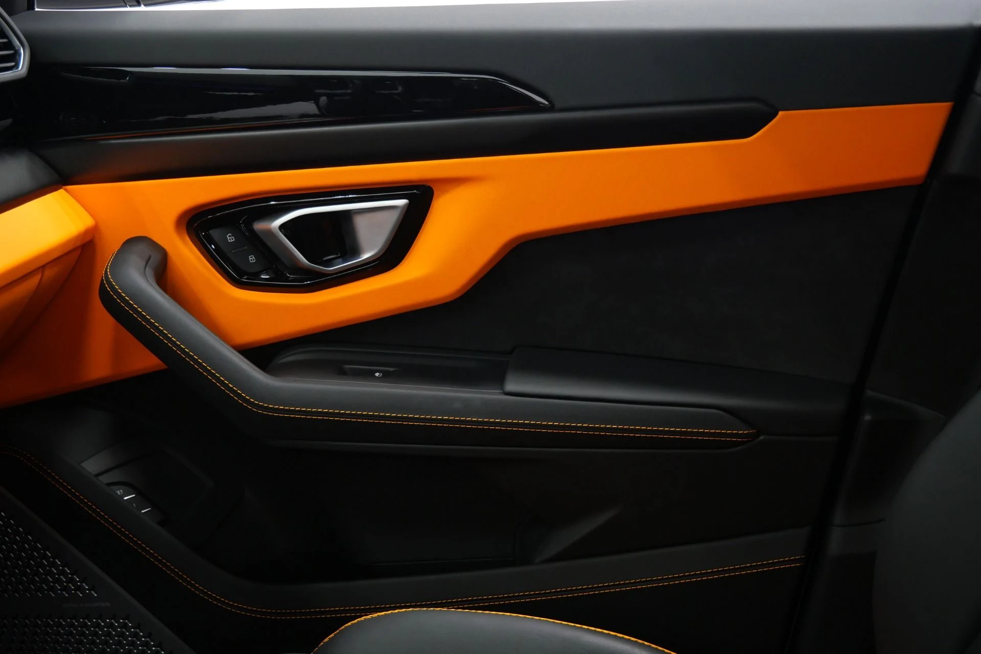 mph032_2466687255_Used_2023_Lamborghini_Urus_S_Very_Low_Miles_657_Horsepower_Bang_and_Olufsen_Audio_1781208380_9696c7b055