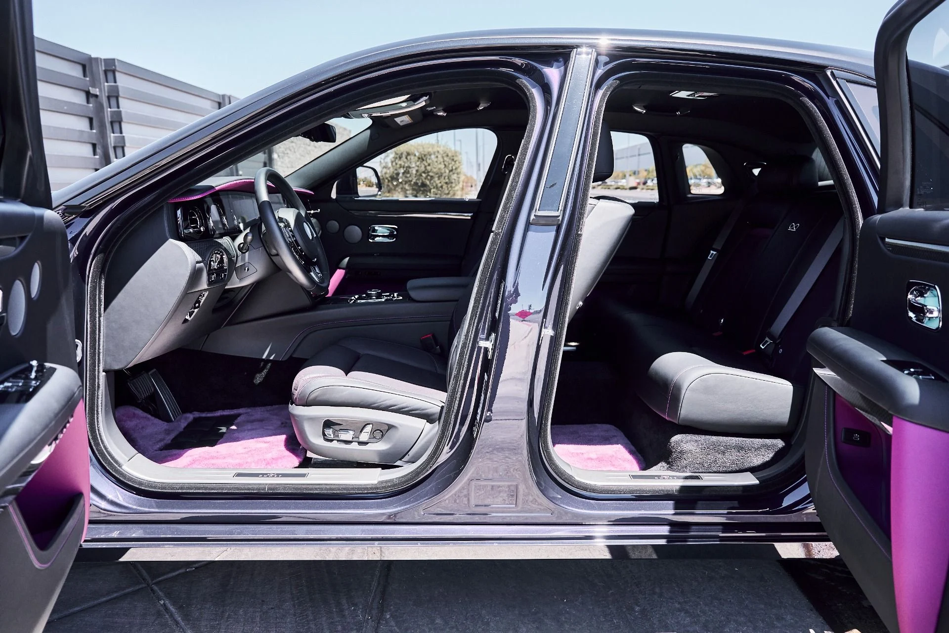mph032_2467068309_Used_2024_Rolls_Royce_Ghost_Base_1781131221_d040a4431d