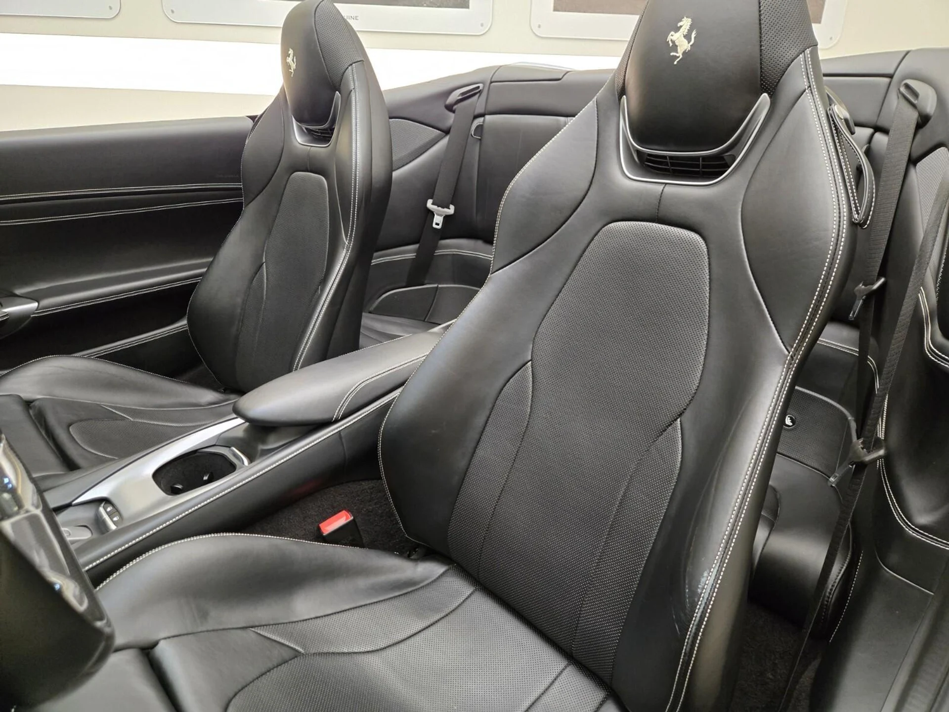 mph032_2467819222_Used_2022_Ferrari_Portofino_1768891486_2fa282a932