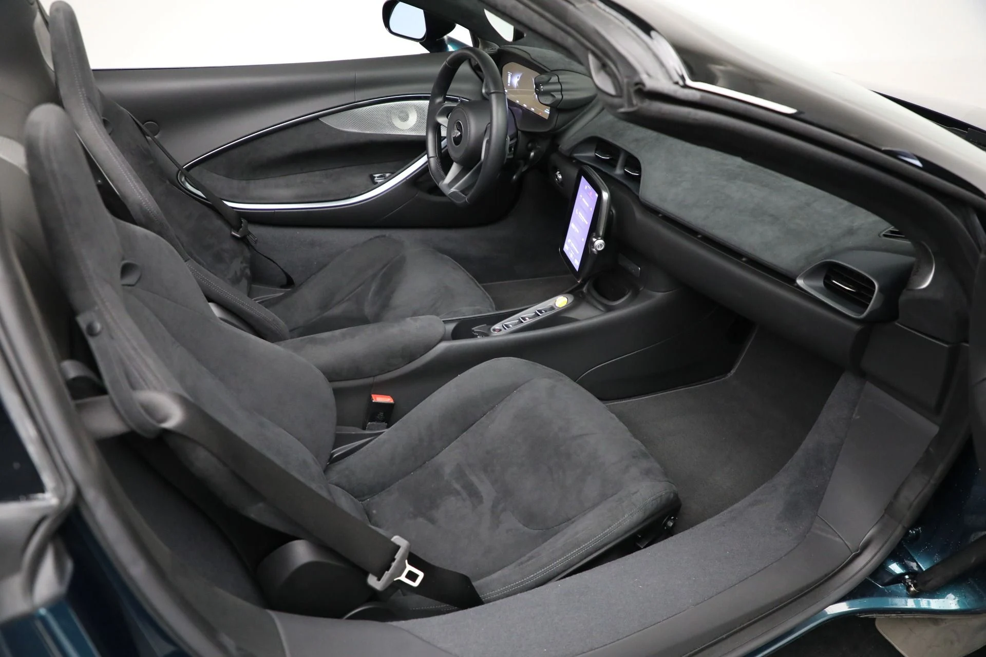 mph032_2480380521_Used_2025_Mc_Laren_Artura_Spider_113caf6257