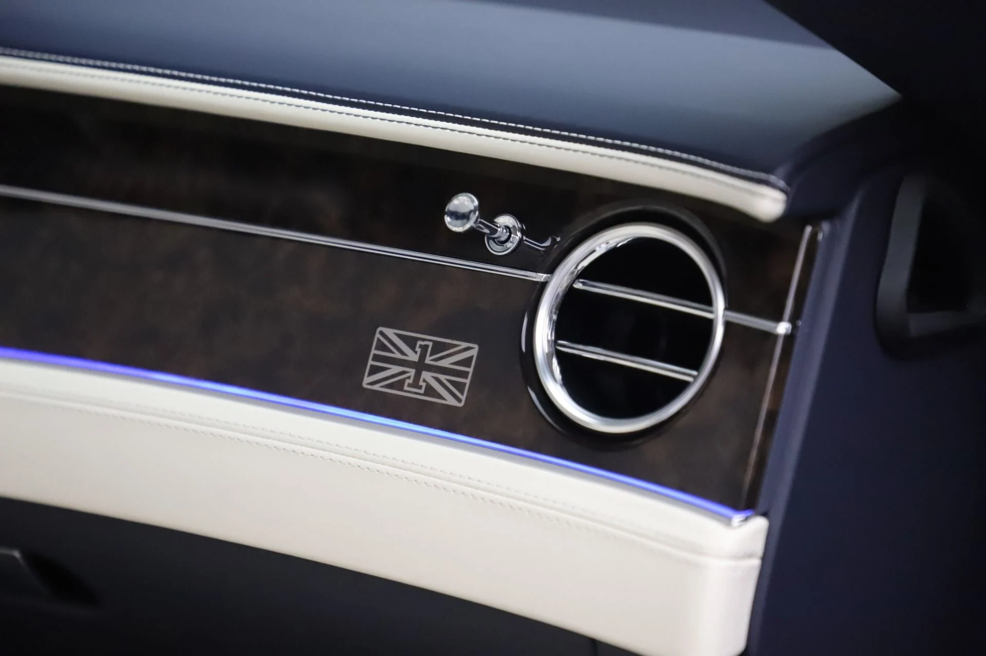 mph032_2481774259_Used_2020_Bentley_Continental_GTC_W12_First_Edition_1764172211_a8a51ce663