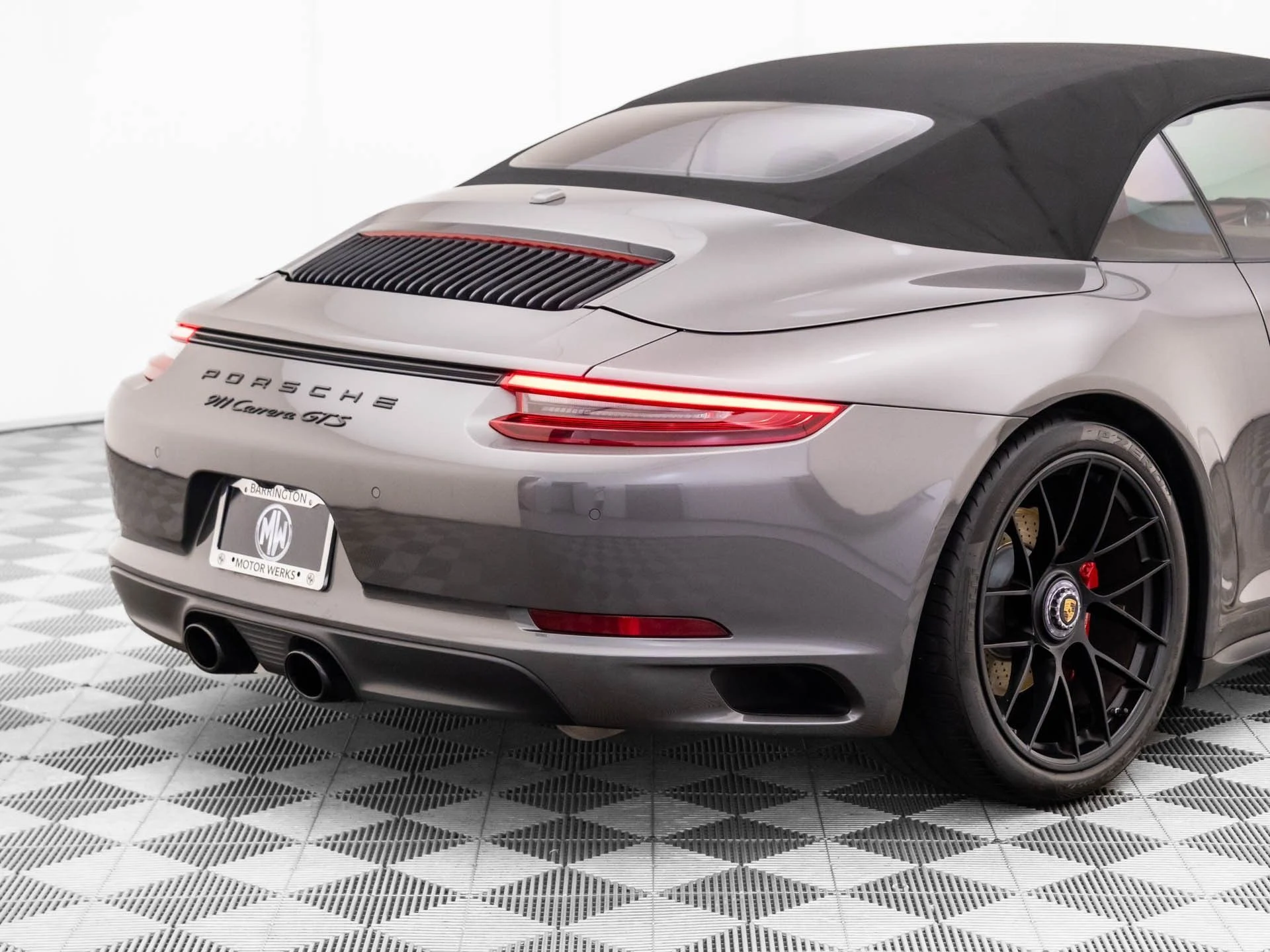 mph032_2488062036_bc945d74cf93c66b0e0032b4d27b637ex_847cf8540f