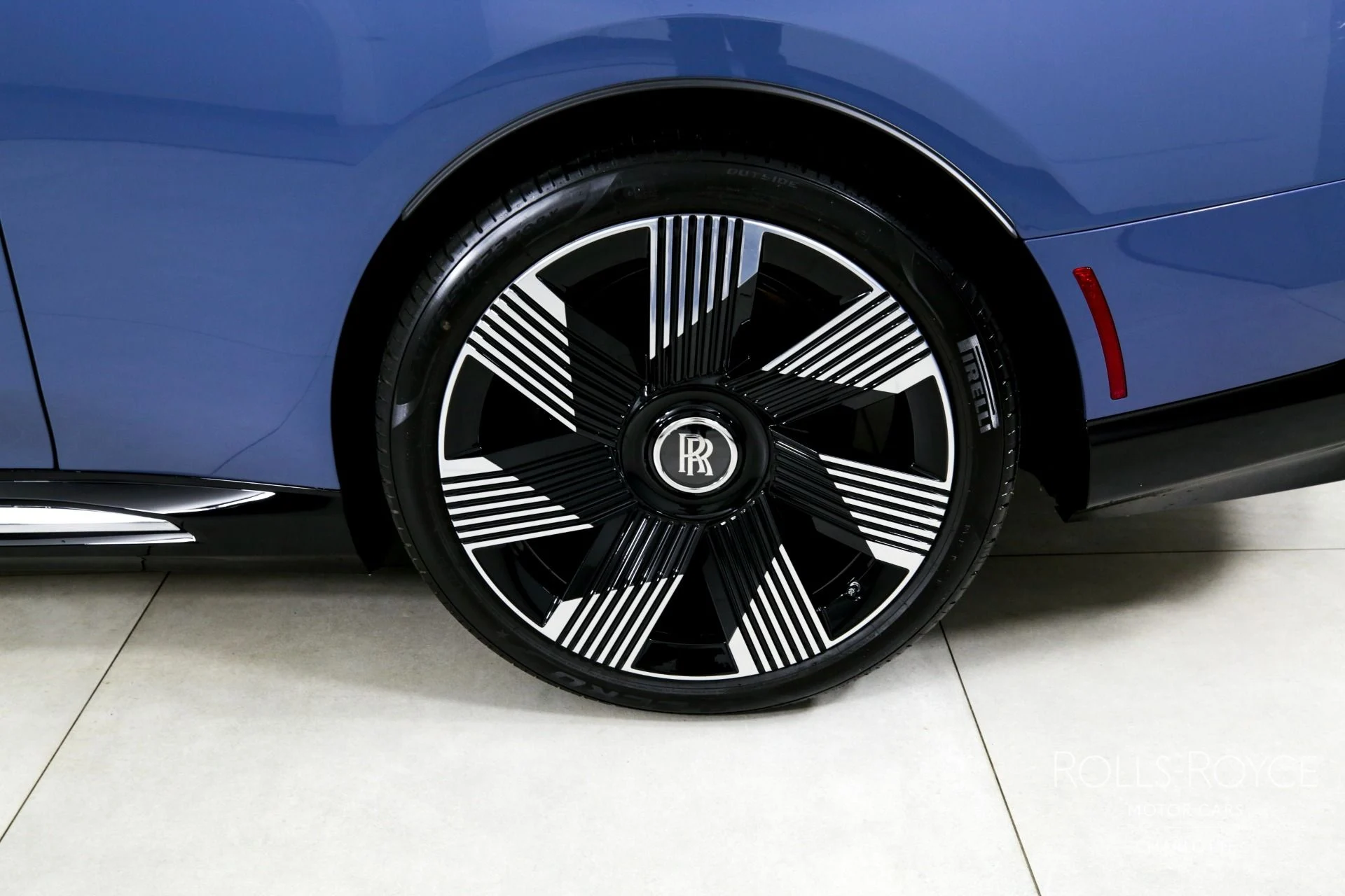 mph032_2491414892_Used_2024_Rolls_Royce_Spectre_1744735780_aa21e9b64f
