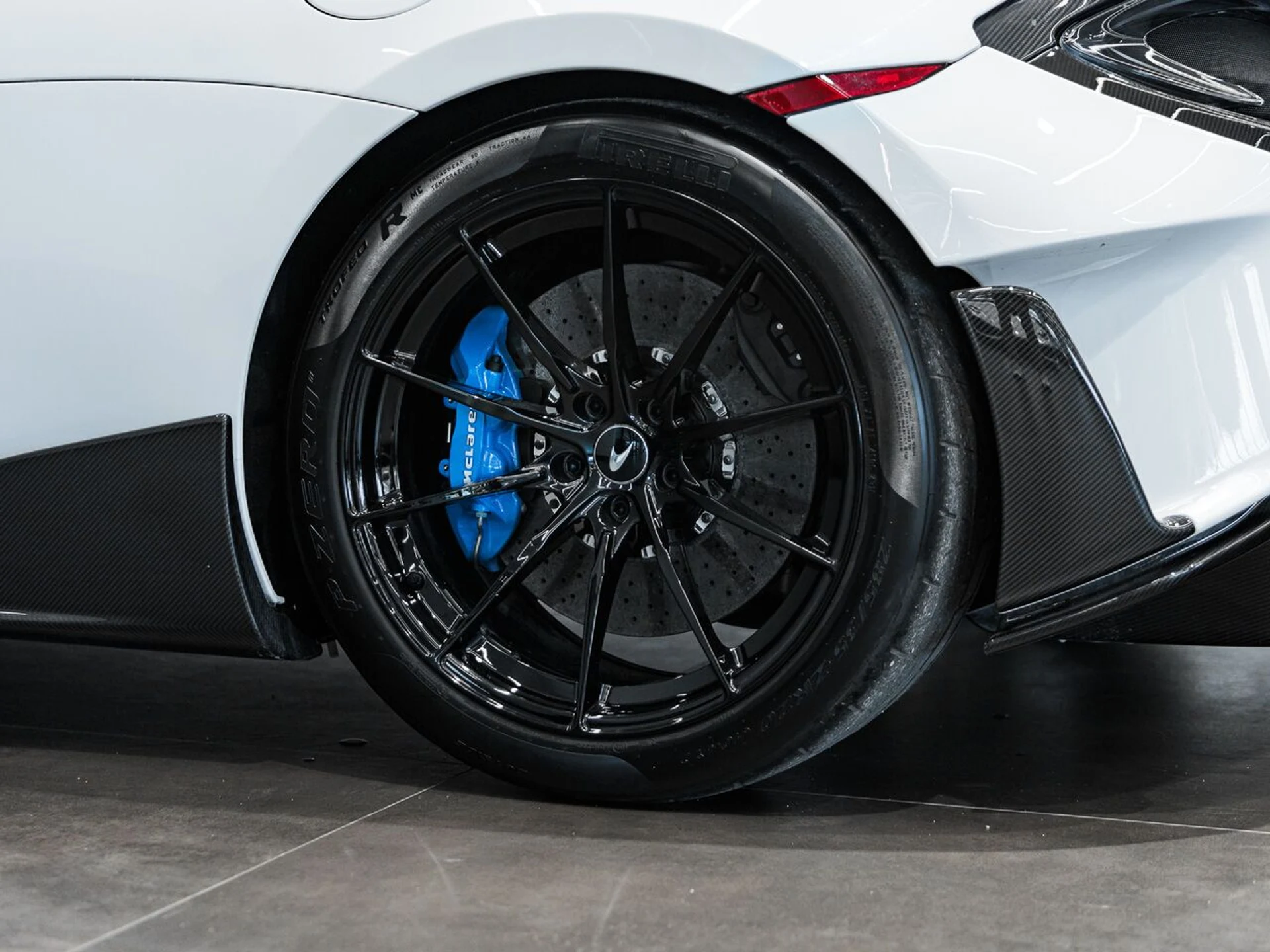 mph032_249218723_mclaren_600lt_2019_jpg_v_1758918548_cfbbc102b1