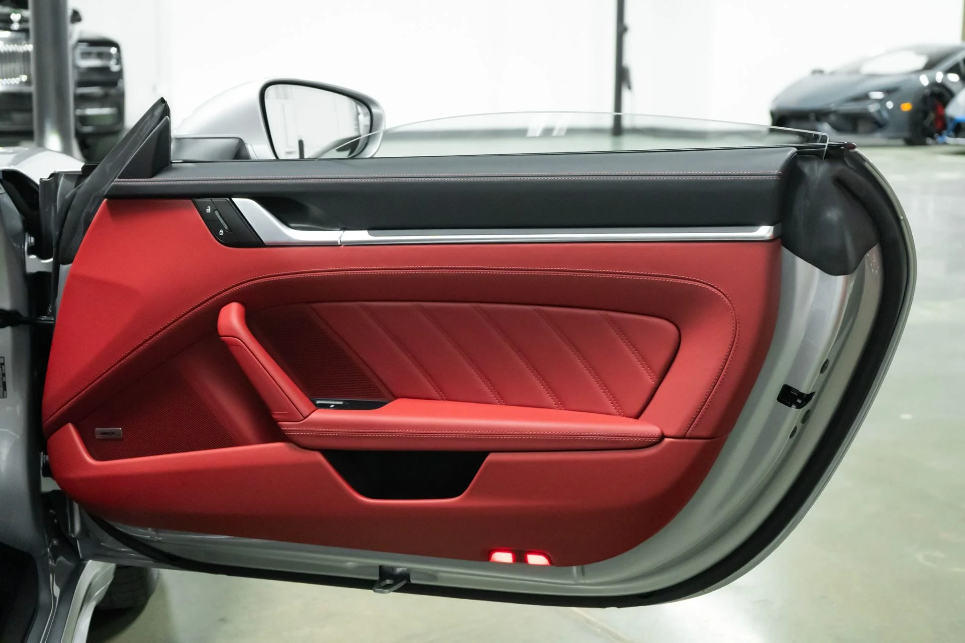 mph032_2498600978_Used_2026_Porsche_911_Targa_4_GTS_Targa_4_GTS_1767211945_7e35c70c01