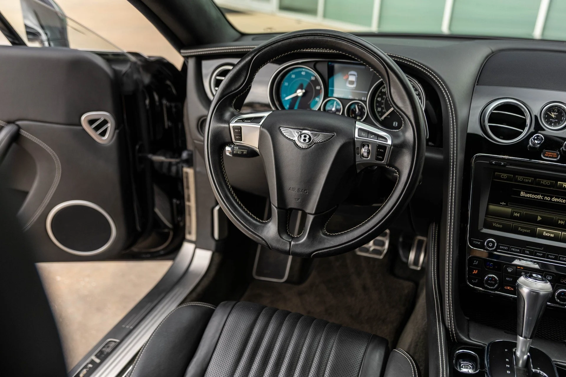 mph032_2505494906_Hi_Tech_Luxury_Imports_LLC_SCBFH_7_ZA_5_GC_055059_image_32_1c86886a46