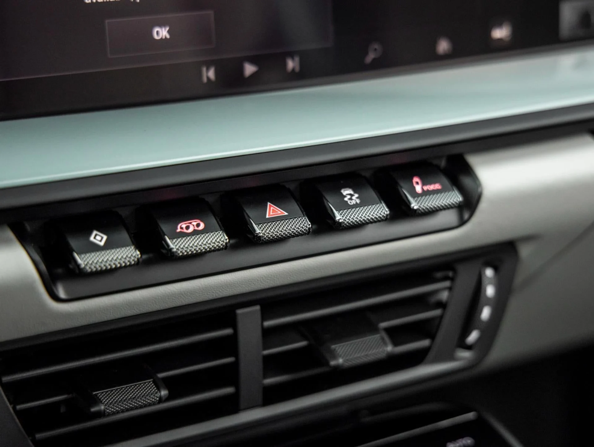 mph032_2508560963_33_60bd44e65e