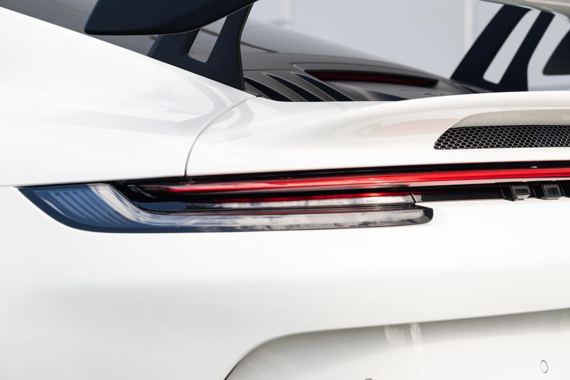 mph032_2512356080_Used_2022_Porsche_911_GT_3_1769096243_8754282f47