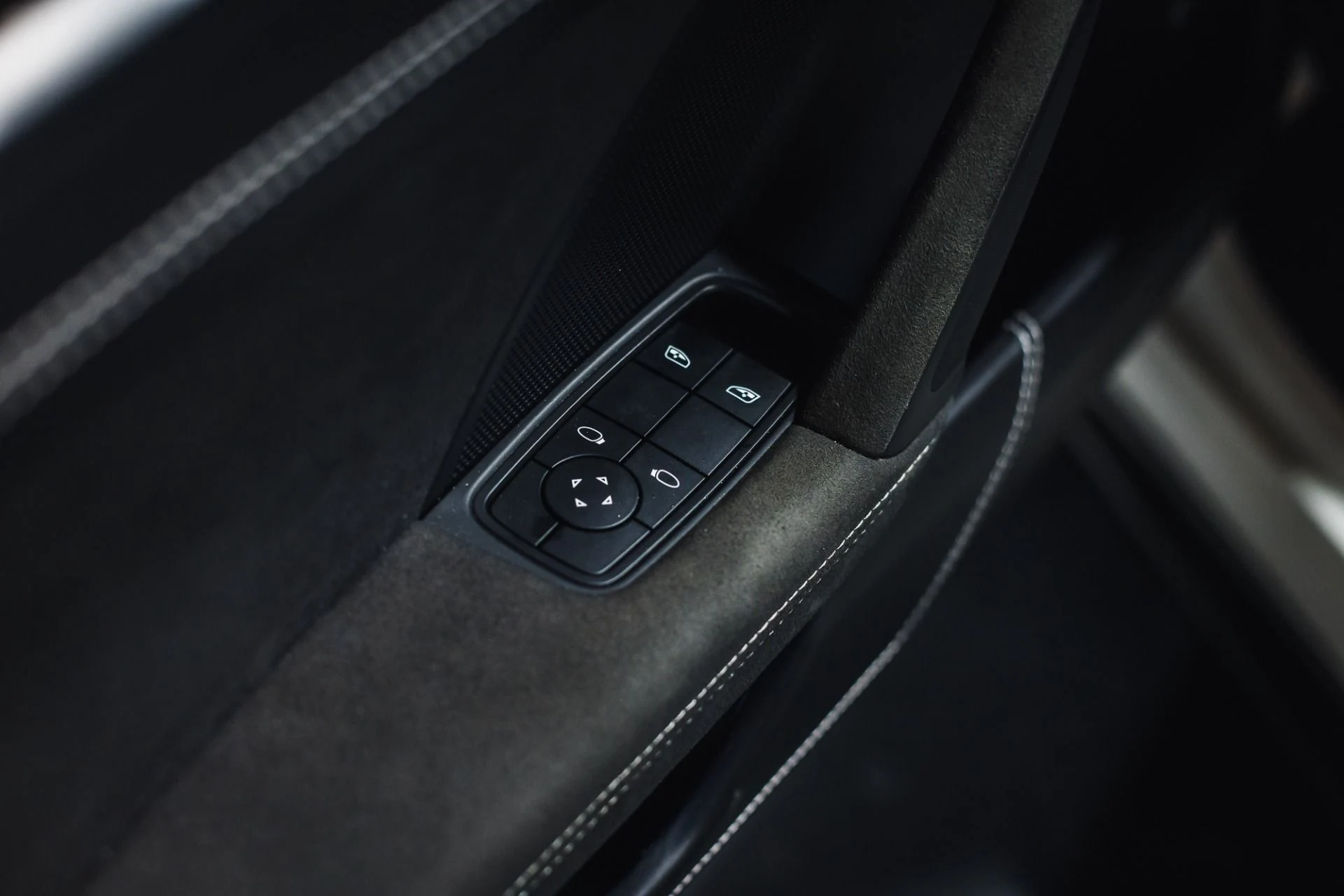 mph032_2516811609_Used_2022_Porsche_911_GT_3_Chalk_CC_Bs_Tasteful_Upgrades_1775764800_8041066bdb