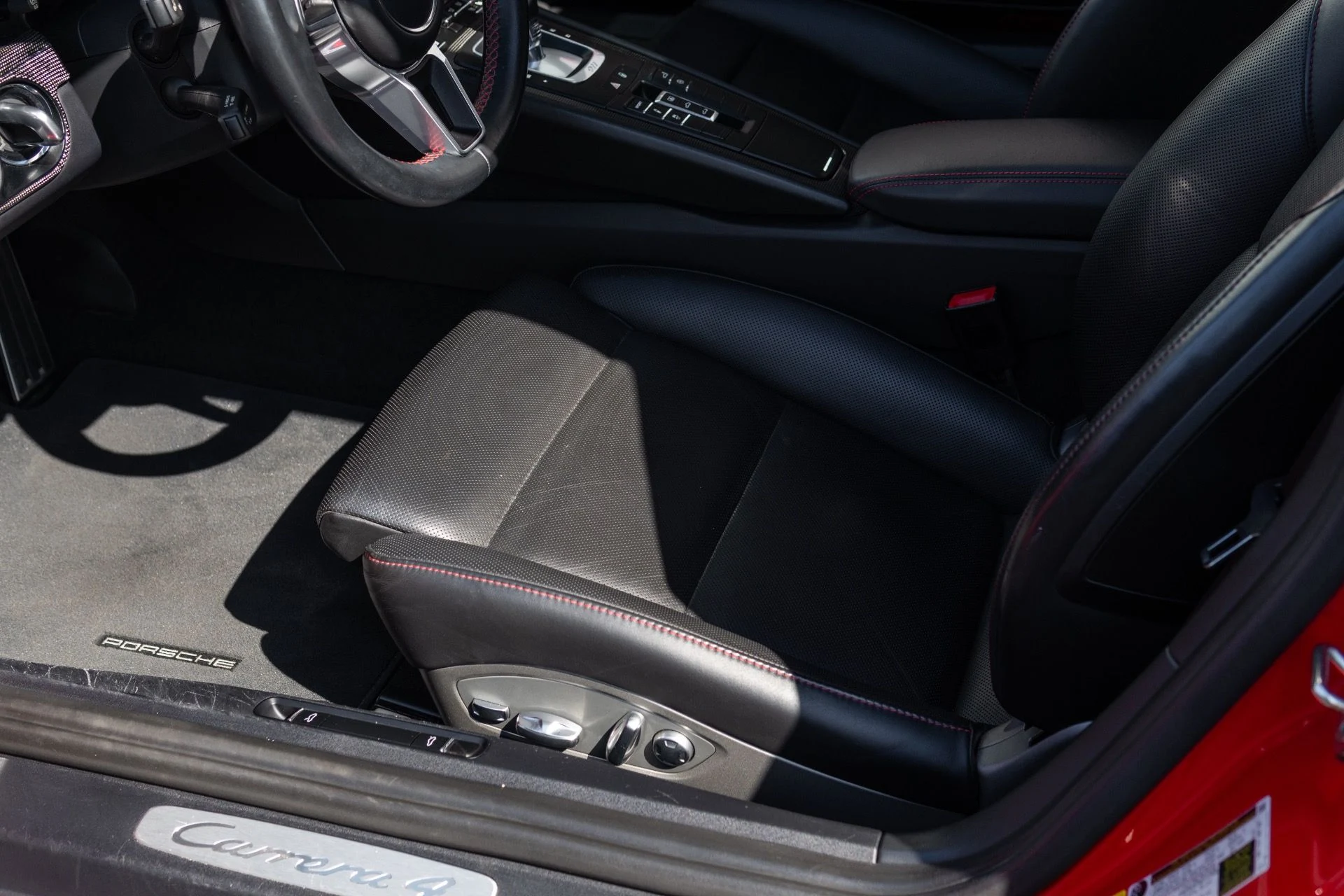 mph032_2523990625_Used_2019_Porsche_911_Carrera_4_1772073420_9915096ec4