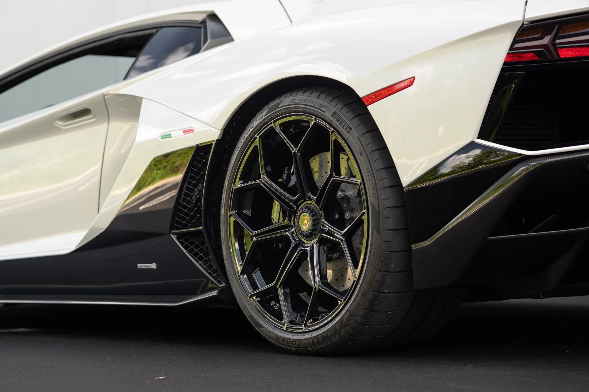 mph032_2525706569_Used_2022_Lamborghini_Aventador_LP_780_4_Ultimae_1758834809_0d0c55e7fb