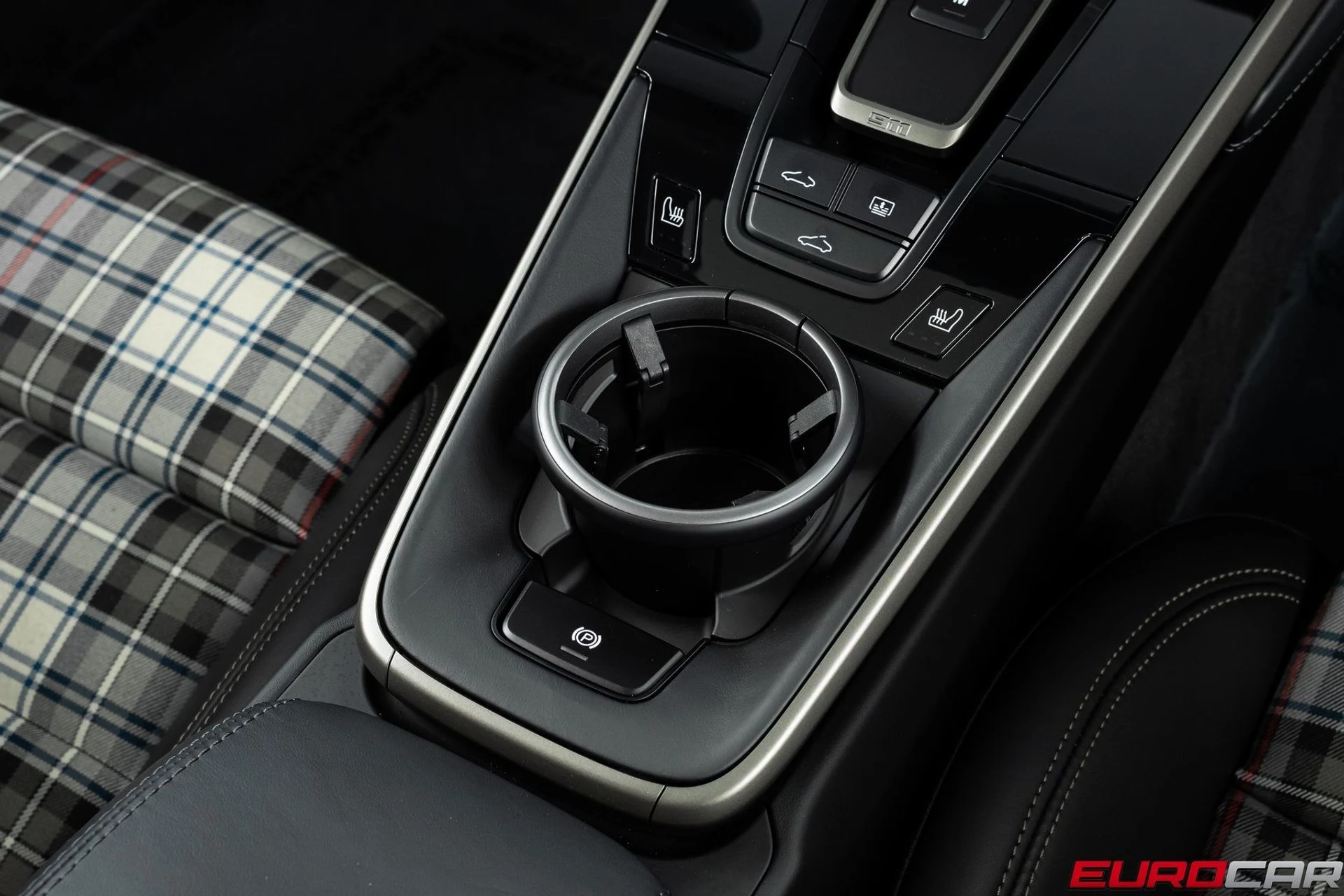 mph032_2527579488_image_33_26f1c90d02