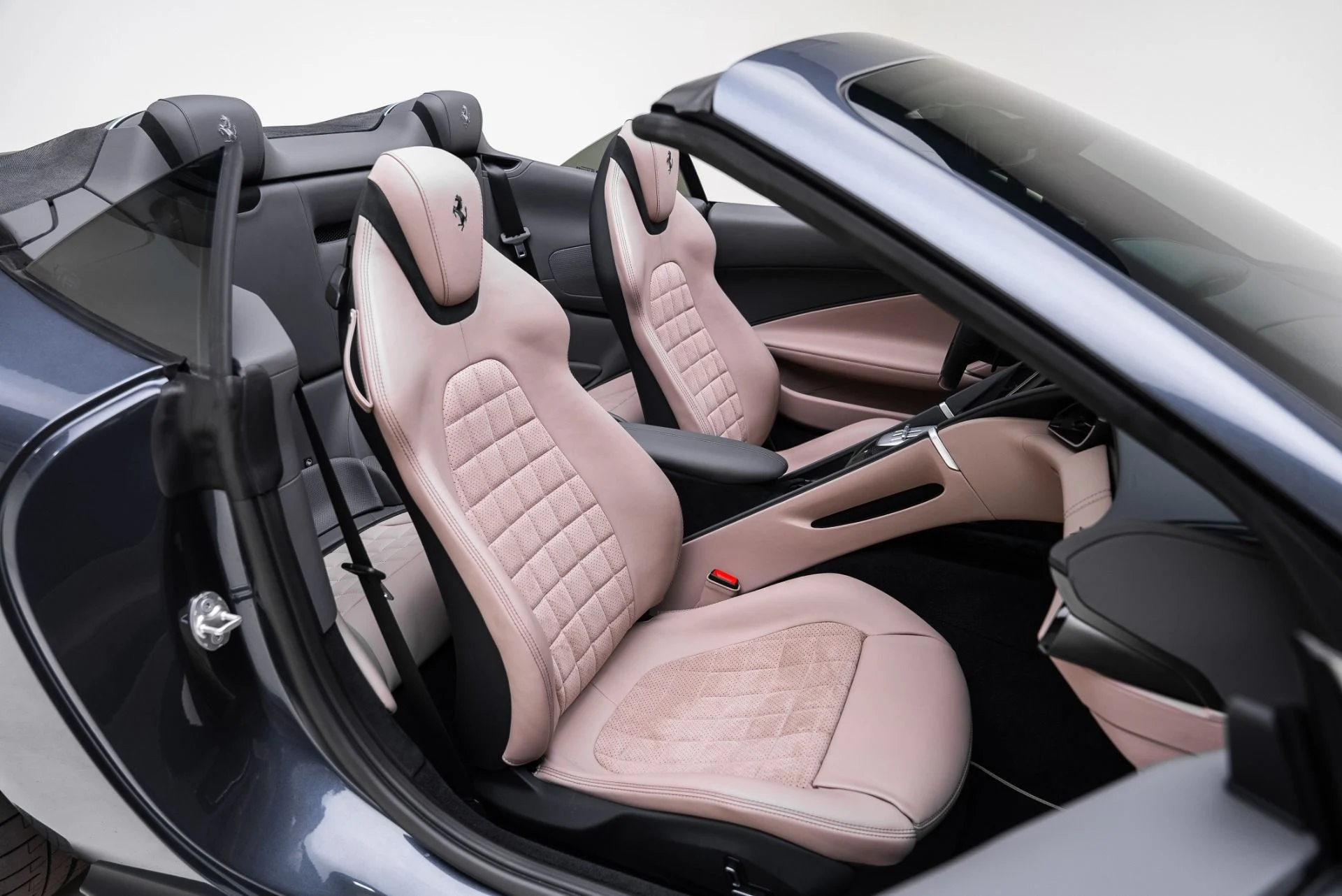 mph032_252811898_Used_2025_Ferrari_Roma_Spider_1767891769_f64b3d282a