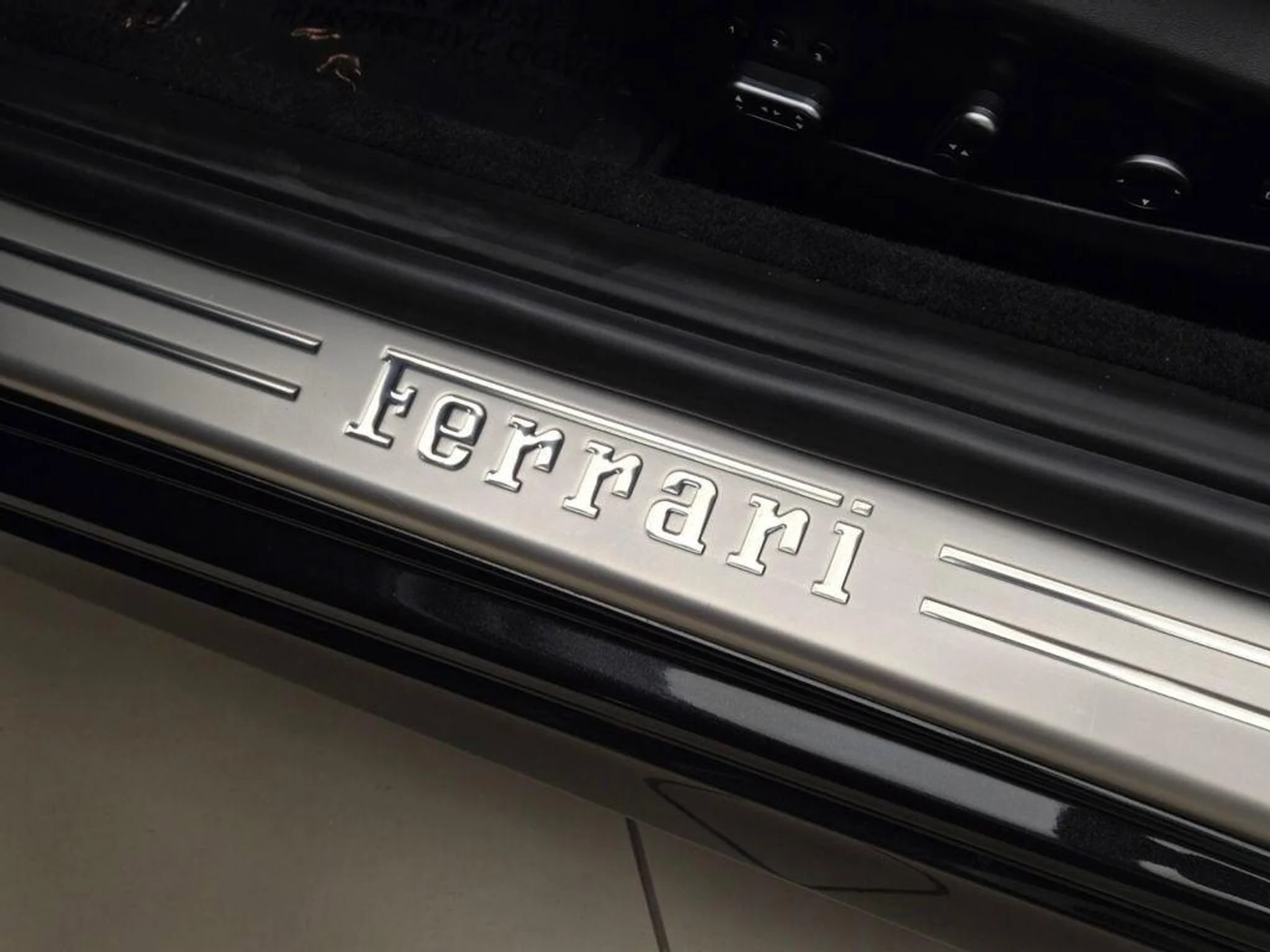 mph032_2529587405_Used_2015_Ferrari_California_T_1776503267_fcc2cb30f9