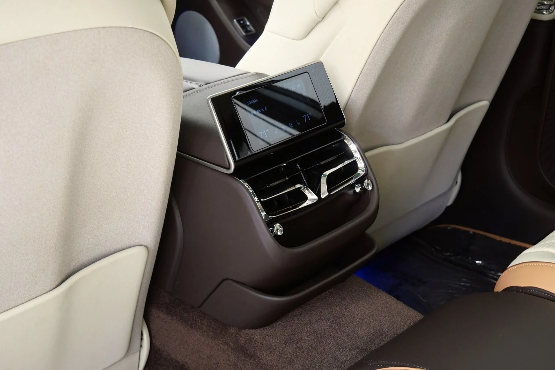 mph032_2530867475_Used_2022_Bentley_Flying_Spur_Hybrid_Odyssean_Edition_266_K_MSRP_Sustainable_Interior_Trim_1770409393_a0090bdb61