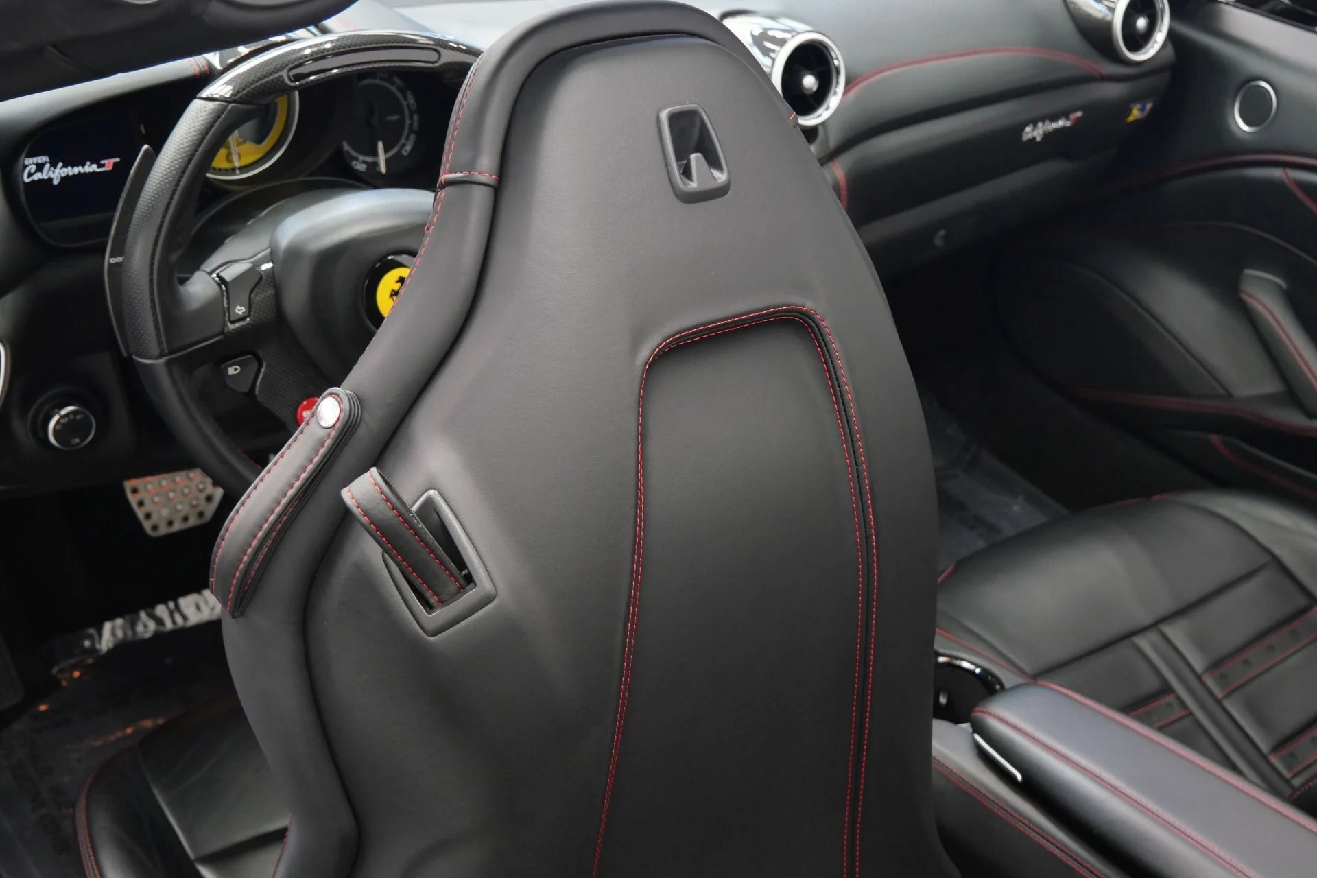 mph032_2532232808_Used_2015_Ferrari_California_T_Carbon_Fiber_Interior_Trim_Low_Miles_1778860408_6389e6f444
