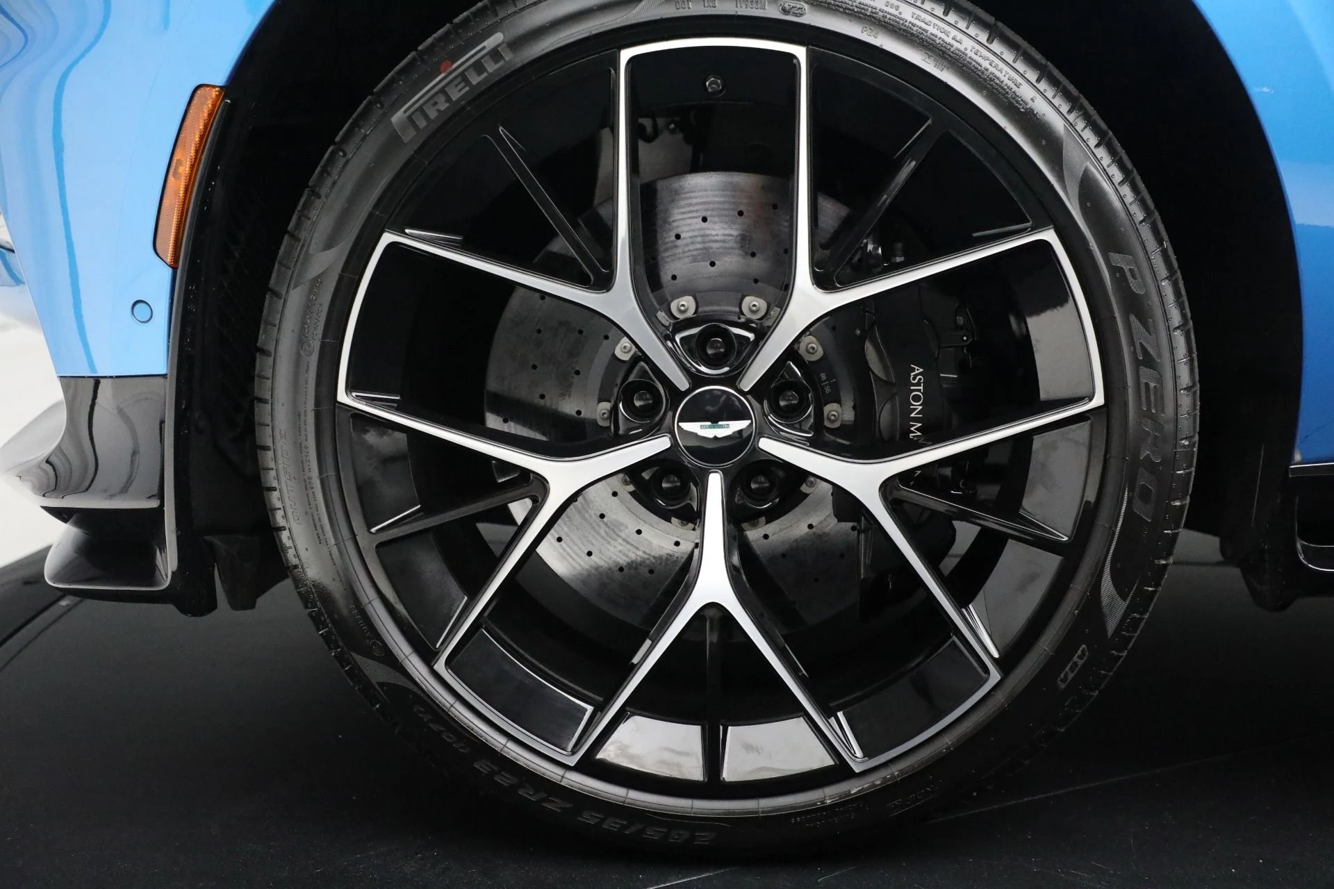 mph032_2536890811_Used_2024_Aston_Martin_DBX_707_144466cdf2