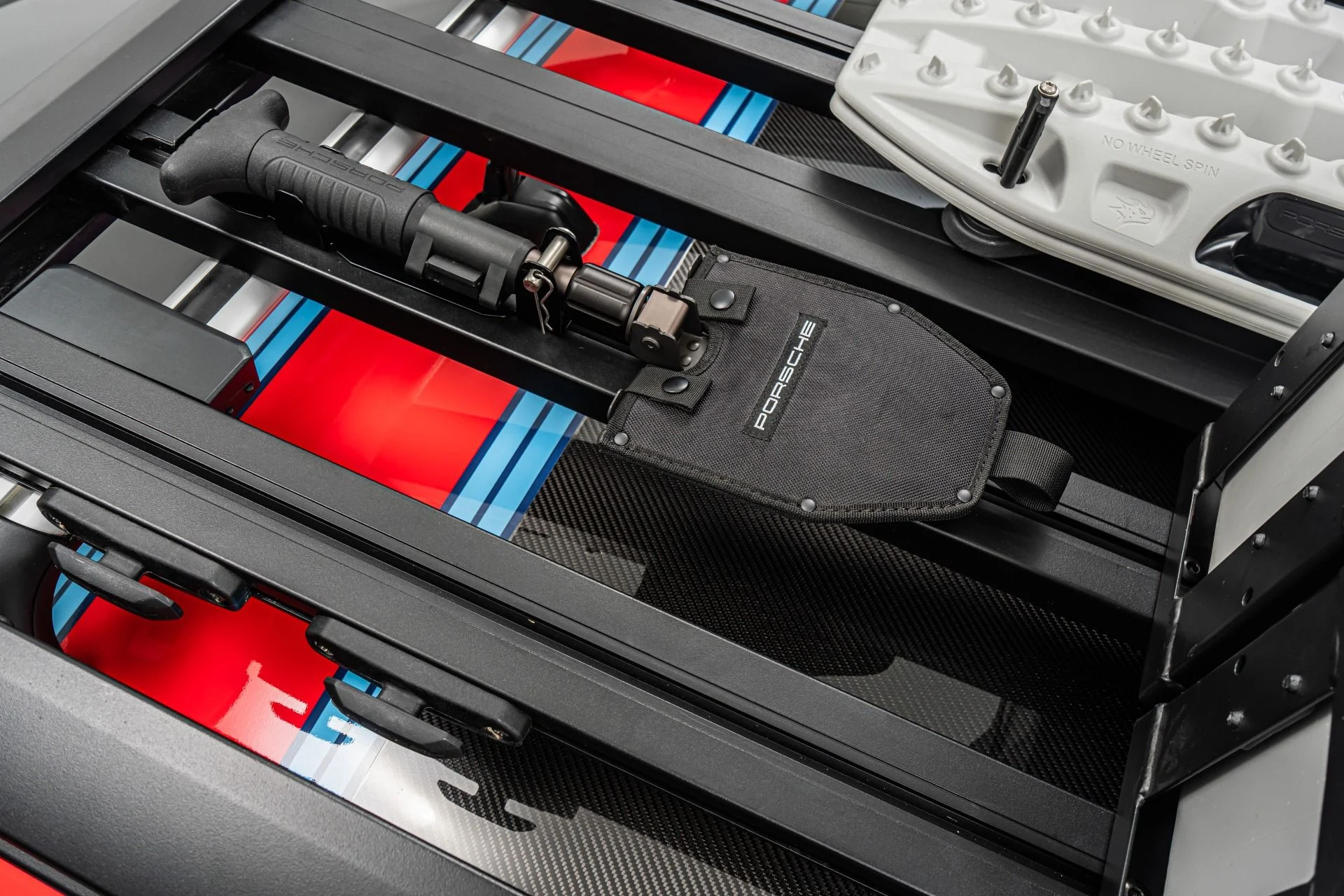 mph032_2540984666_Used_2024_Porsche_911_Dakar_Martini_Livery_Carbon_Roof_570_of_2500_1777055109_30694a3fe5