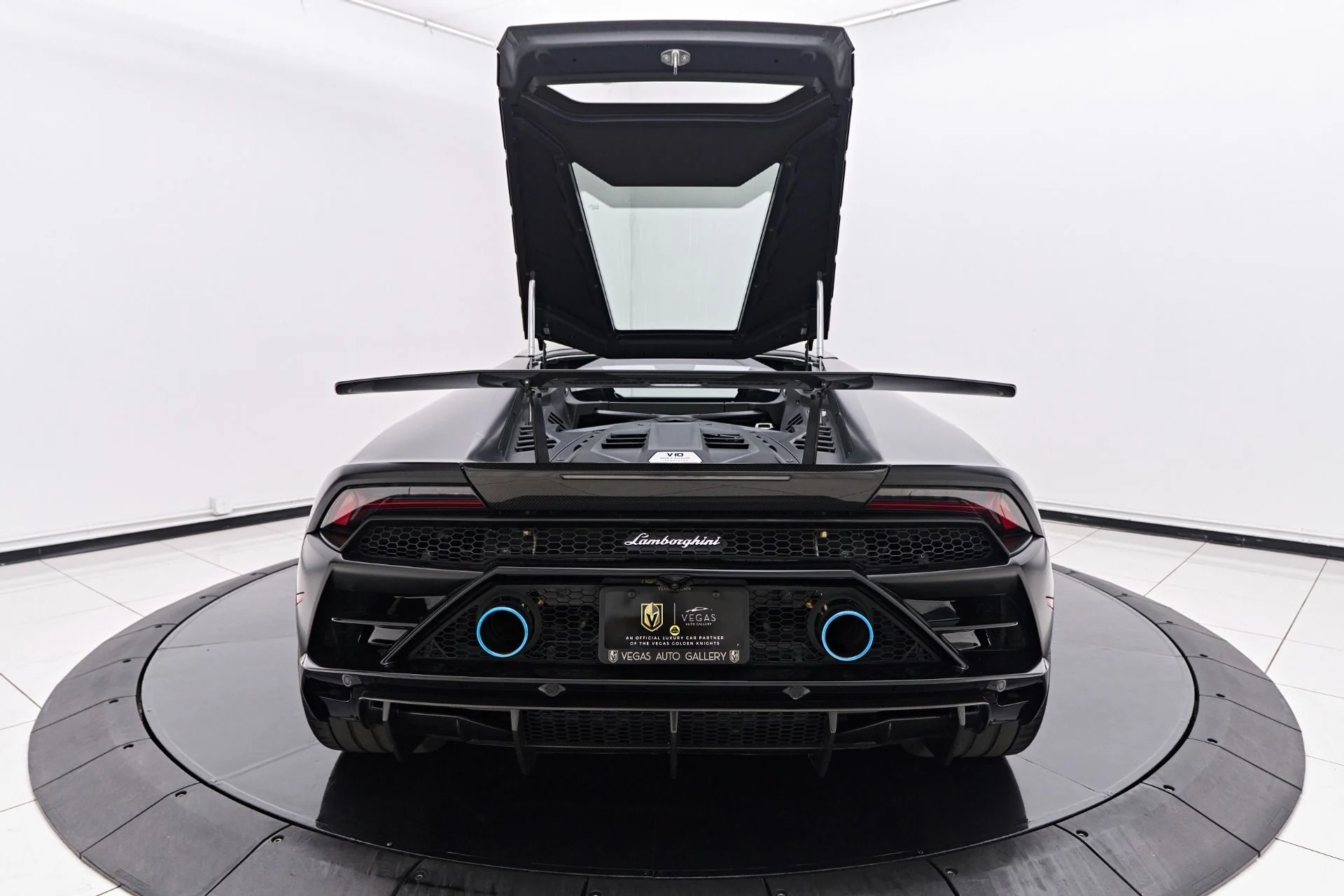 mph032_2541898033_Used_2021_Lamborghini_Huracan_EVO_Base_1758314659_13c35547af