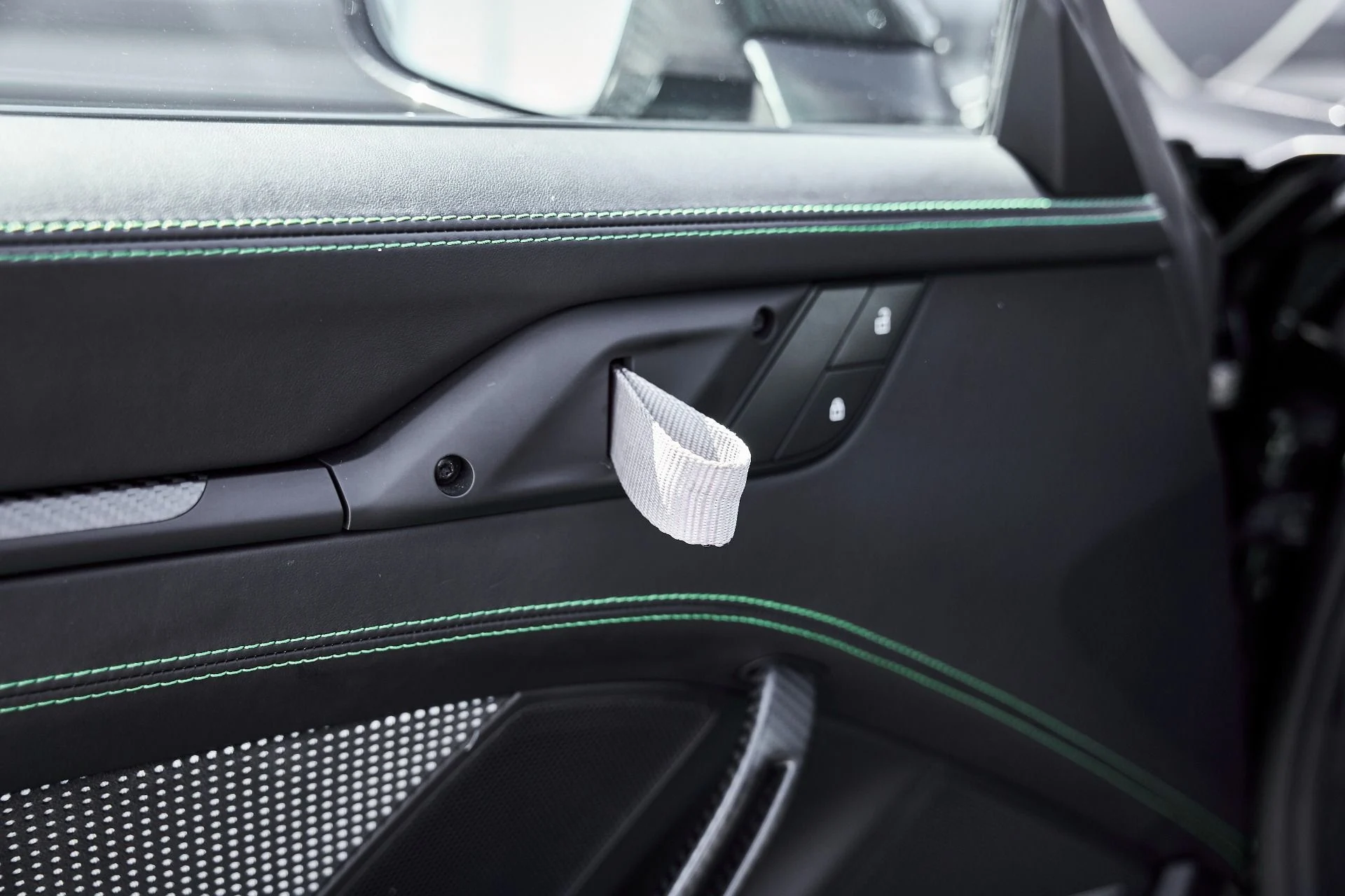 mph032_2544394695_Used_2025_Porsche_911_GT_3_RS_1776295553_88f7223198