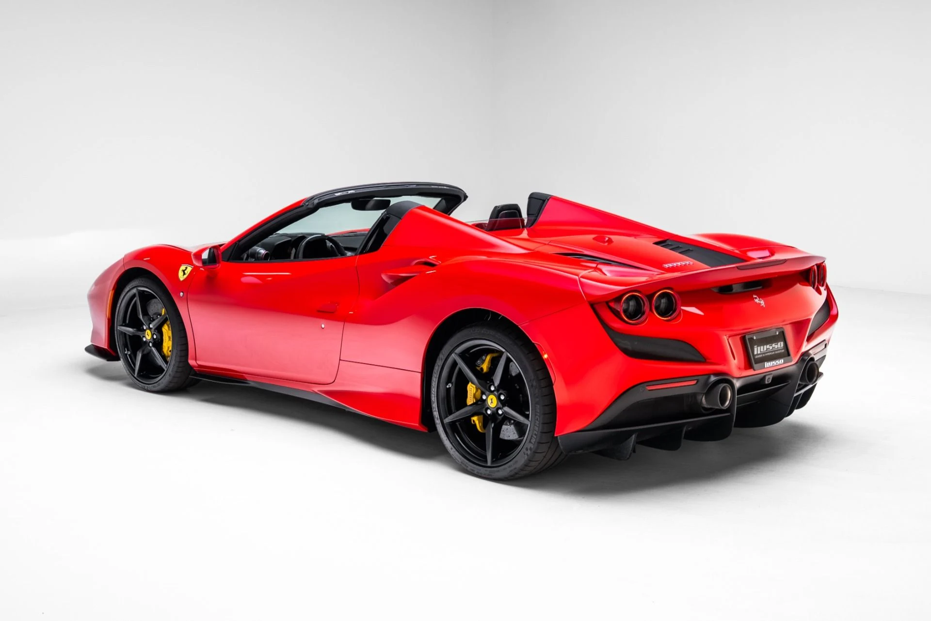 mph032_2560139935_Used_2022_Ferrari_F8_Spider_1772060446_4f5d7e637e