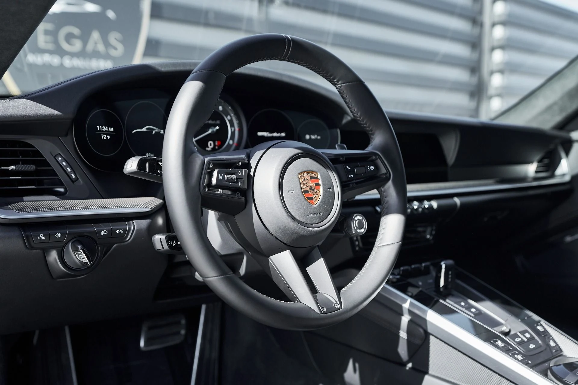 mph032_2569213303_Used_2025_Porsche_911_Turbo_S_1762914264_047b7e03bf