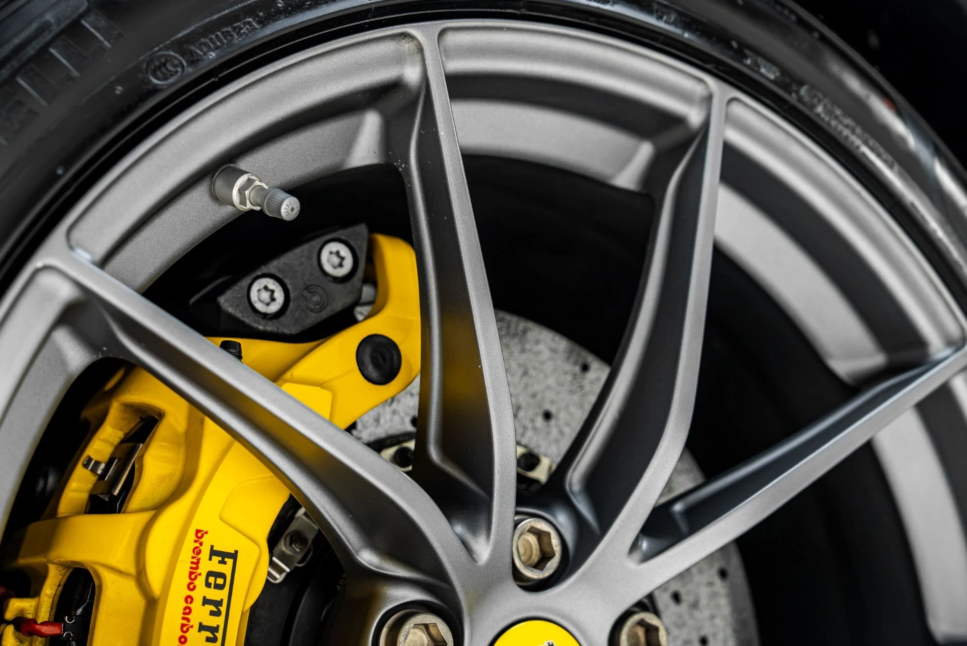 mph032_2569716871_Used_2019_Ferrari_812_Superfast_1784241745_c73bdd1bed