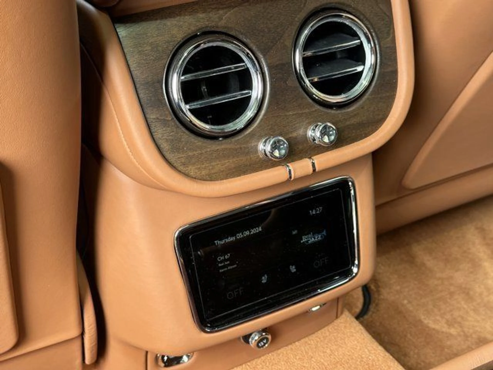 mph032_2587634906_e27f7a31e2cf4930923eb3e38fd2fea9_39f887b028