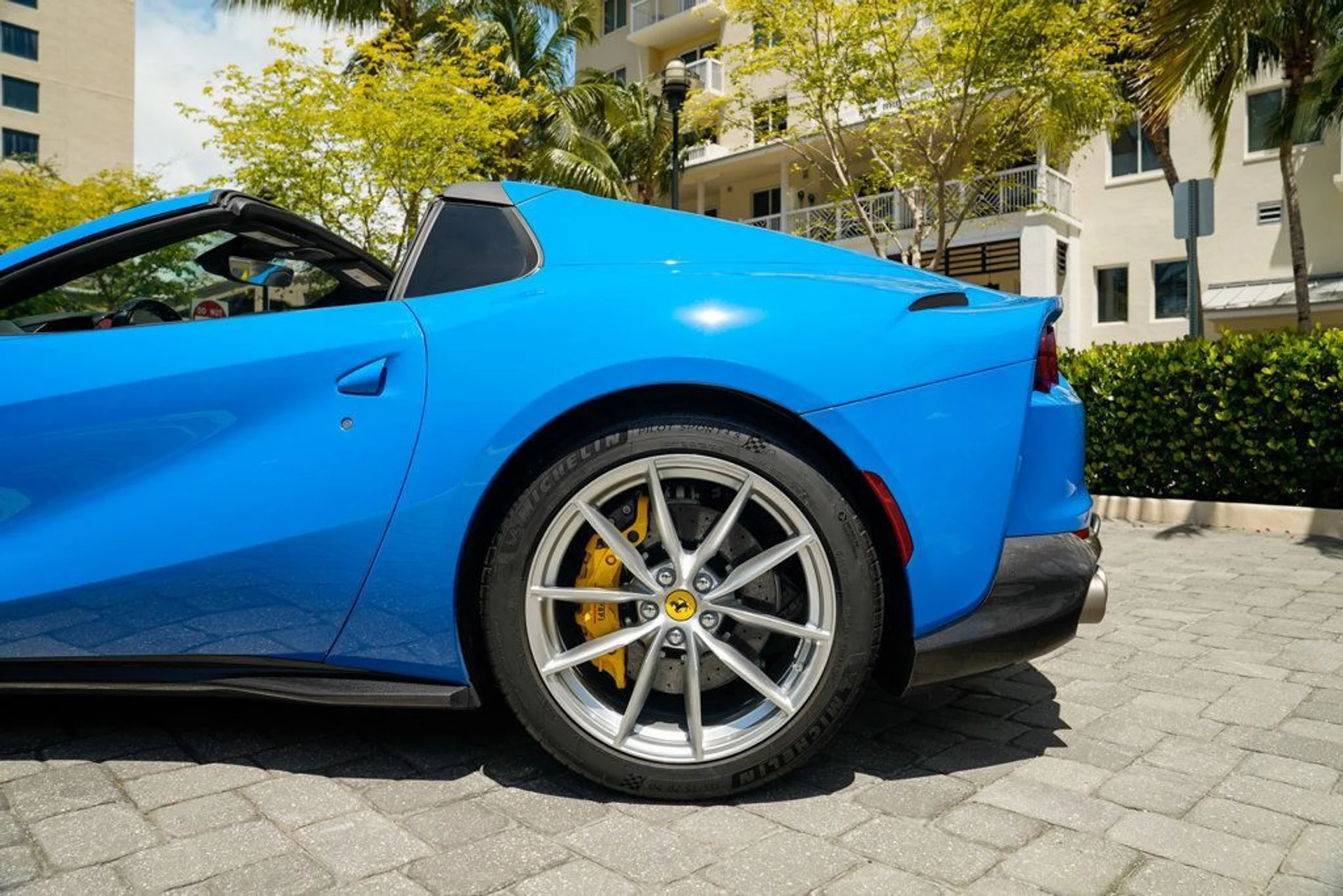 mph032_2592804867_used_2022_ferrari_812_gts_convertible_14354_22898644_33_1024_ac84496c24