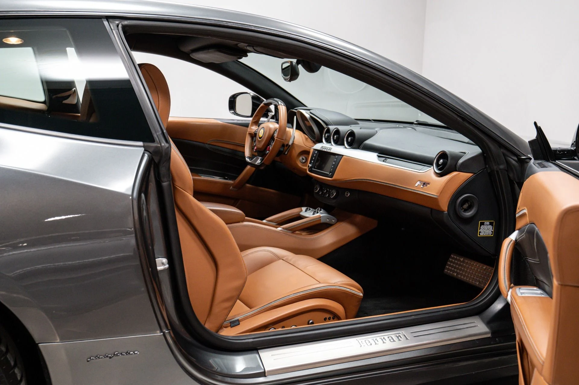 mph032_2595001919_Used_2014_Ferrari_FF_1758753683_767a60144d