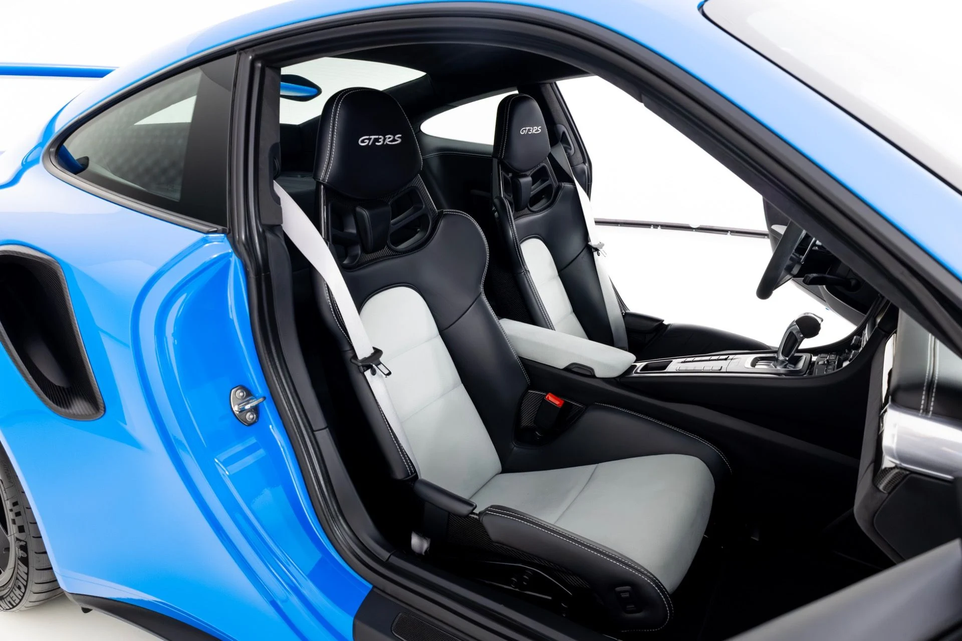 mph032_2601816541_Used_2016_Porsche_911_GT_3_RS_1769037882_603436848e