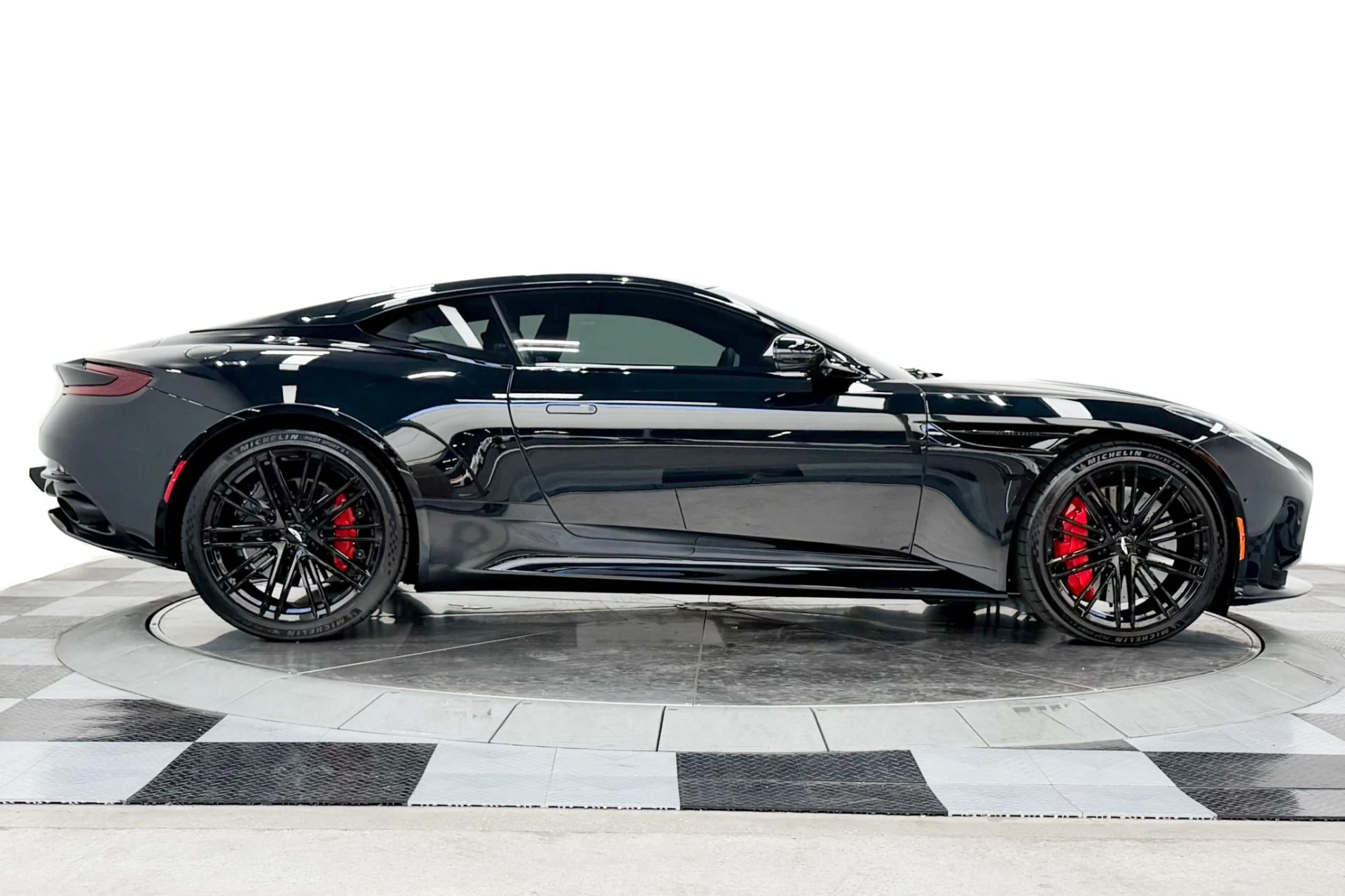 mph032_2613836419_Used_2024_Aston_Martin_DB_12_V8_Very_Low_Miles_671_Horsepower_1785341768_6281498087