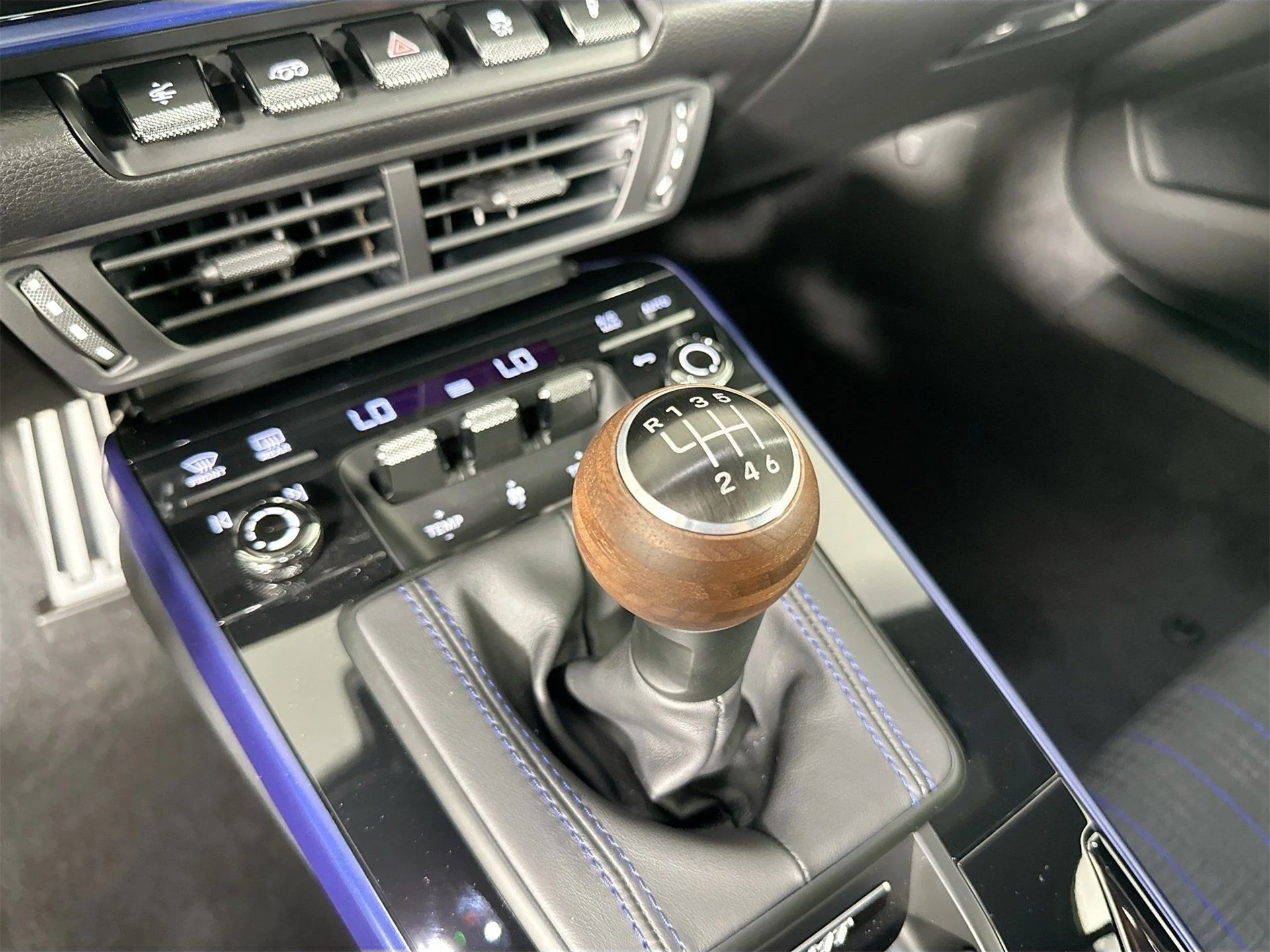 mph032_2636803756_e71ab983c167b122c8db288100f95a4a_4577c7434c