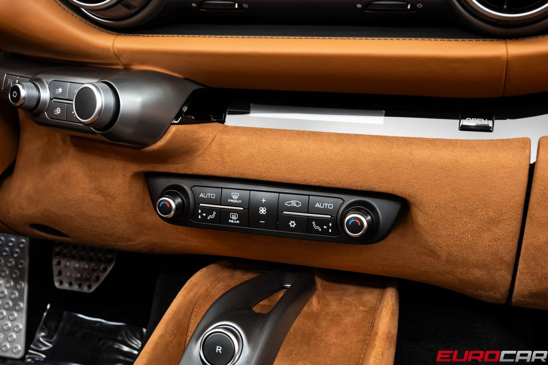 mph032_2641203336_image_33_7b5acc015f