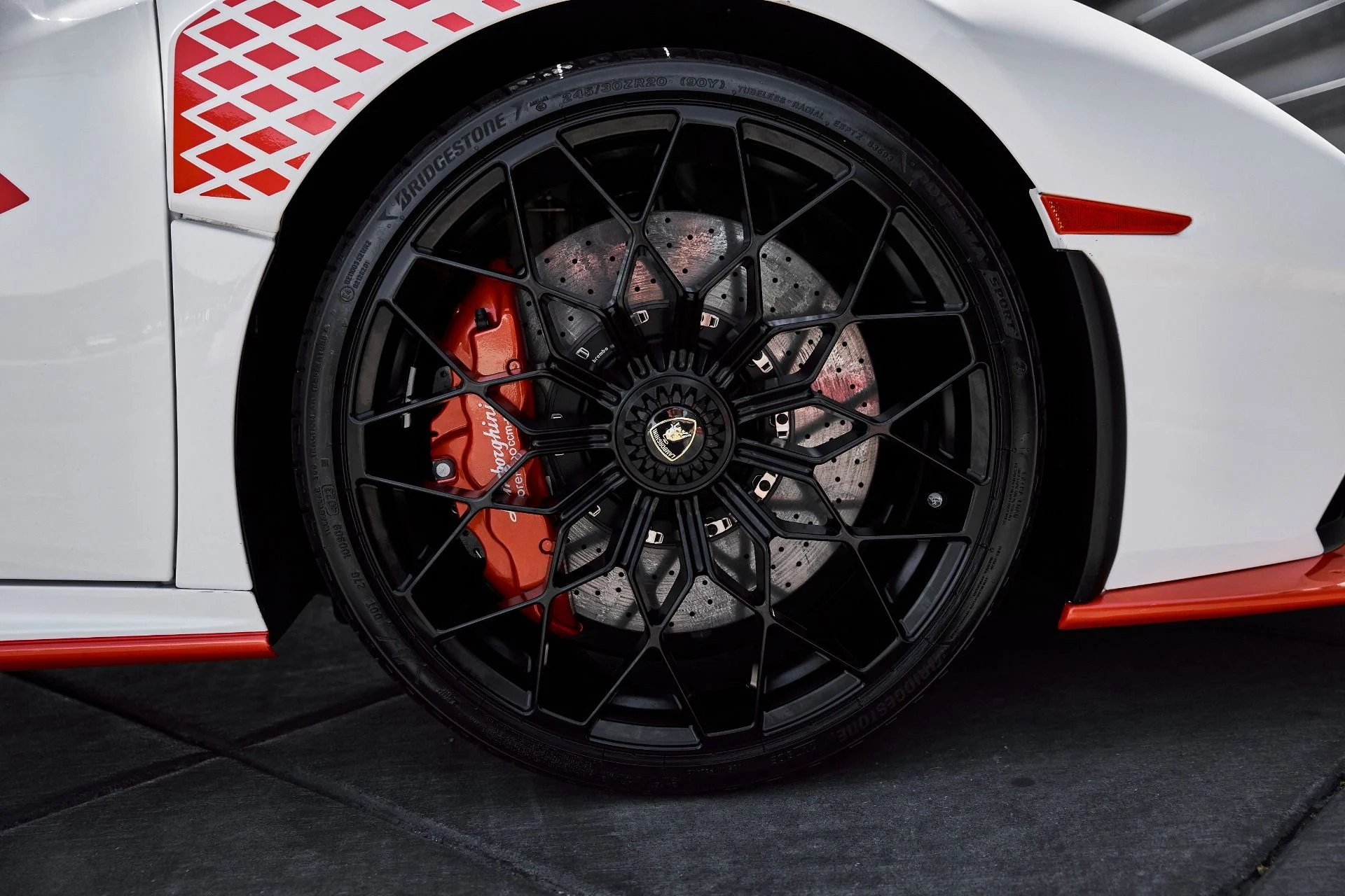 mph032_267128679_Used_2024_Lamborghini_Huracan_STO_Base_1775782809_9774c00d6c