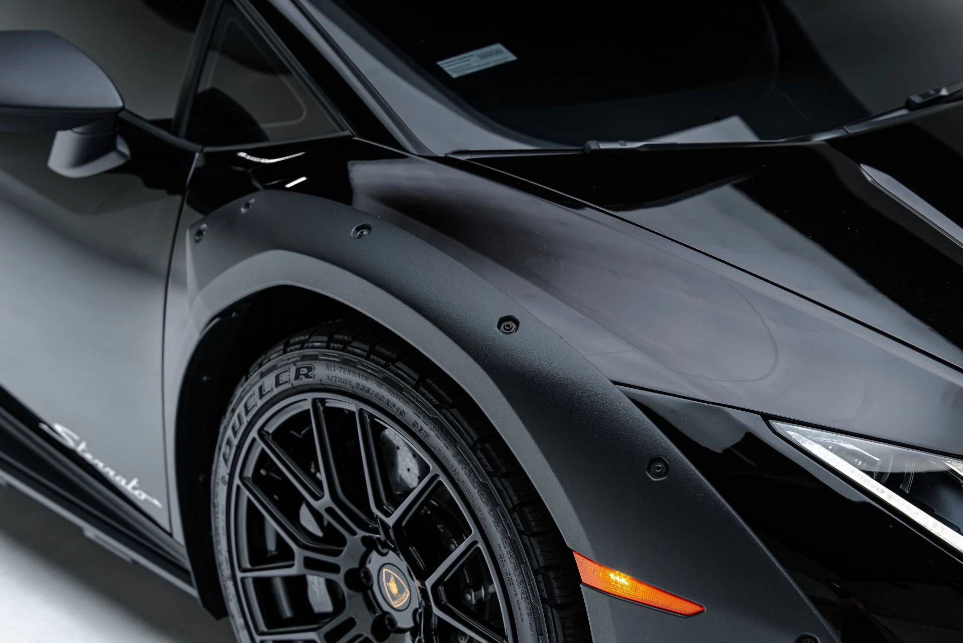 mph032_2672685651_Used_2024_Lamborghini_Huracan_Sterrato_1792020995_3dd4239619