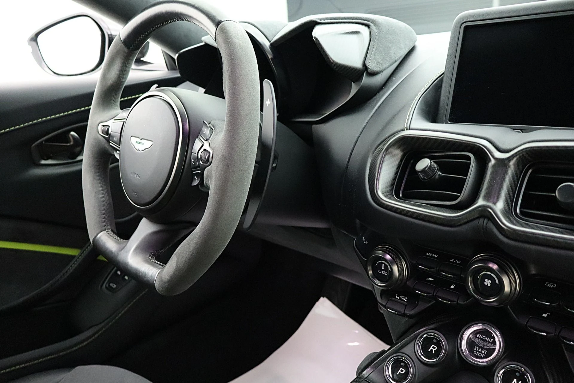 mph032_2673399451_Used_2023_Aston_Martin_Vantage_F1_EDITION_2f7cad7877