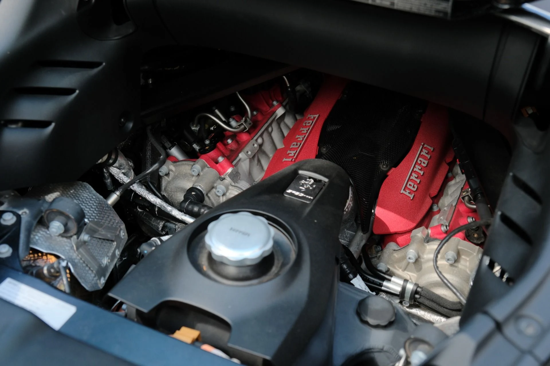 mph032_2684977322_Used_2022_Ferrari_SF_90_Spider_1790027669_2770a9c672