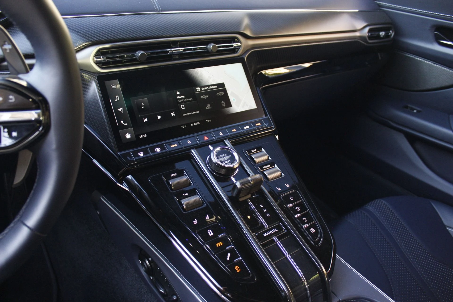 mph032_2691398339_Used_2025_Aston_Martin_Vantage_1788306666_dd52d496c4
