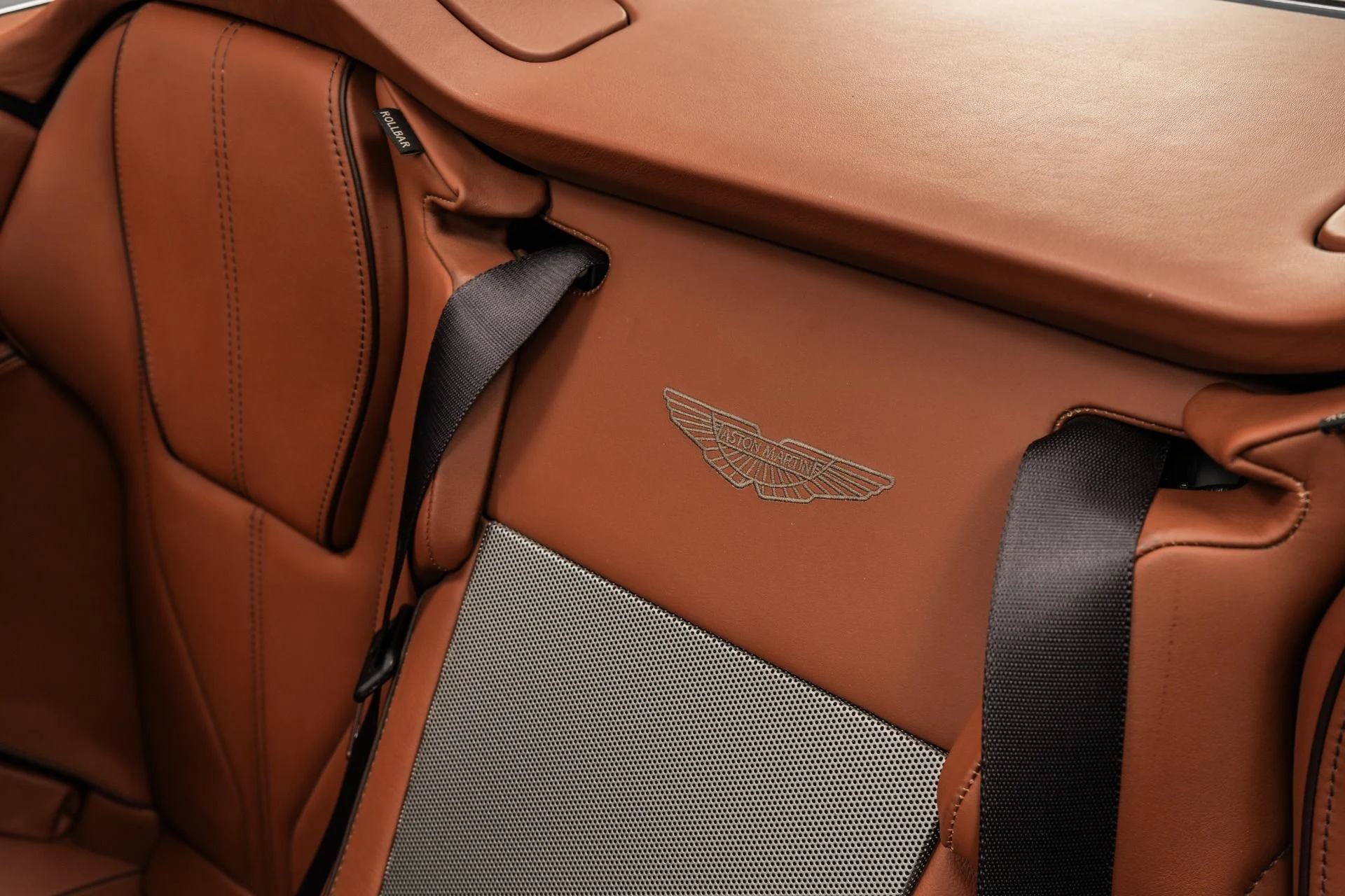 mph032_2700347201_Used_2015_Aston_Martin_DB_9_Volante_1759413390_63d2839bb6