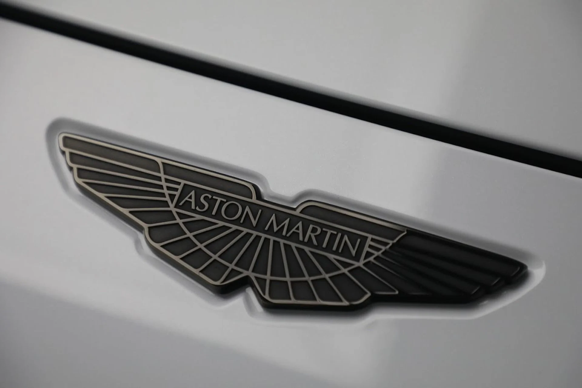 mph032_2702796506_Used_2023_Aston_Martin_DBX_707_76d8bc59fc