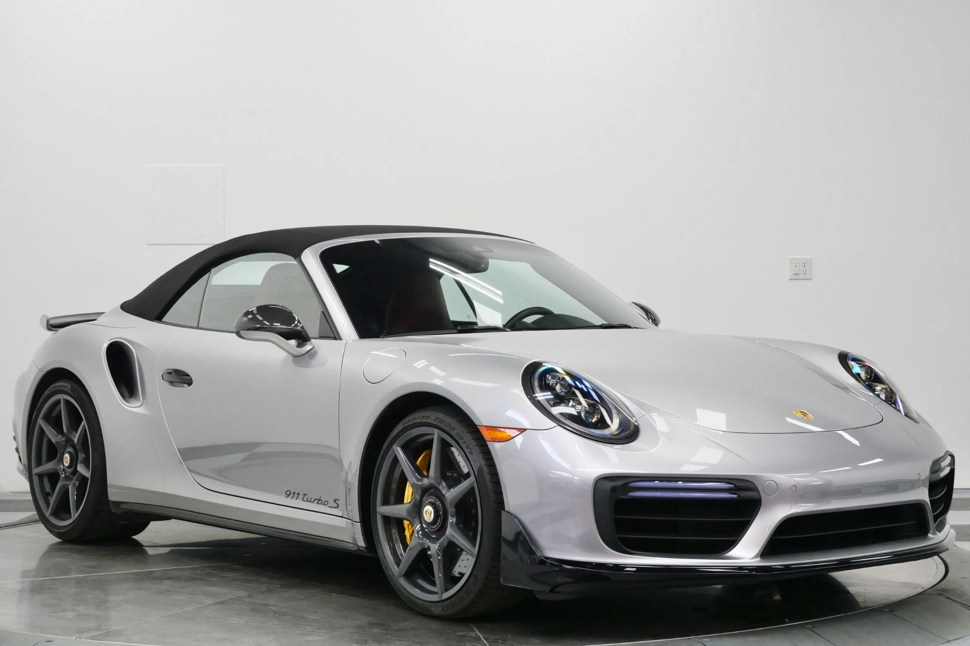 mph032_2706715126_Used_2019_Porsche_911_Turbo_S_Cabriolet_Factory_Carbon_Fiber_Wheels_Aerokit_Burmester_Audio_1766082238_a5950d71fd