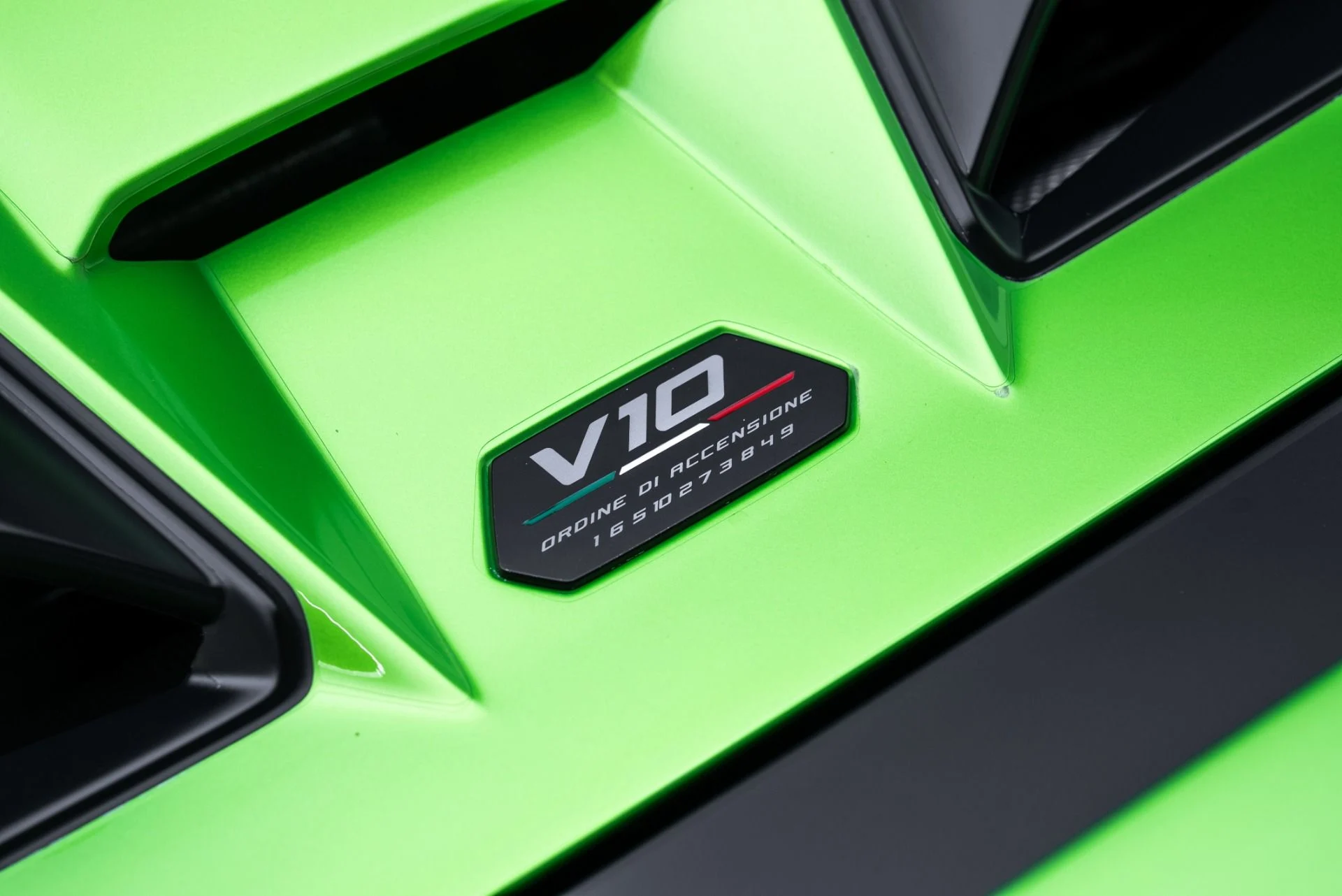 mph032_2710599813_Used_2023_Lamborghini_Huracan_Tecnica_1775770975_847e0af572