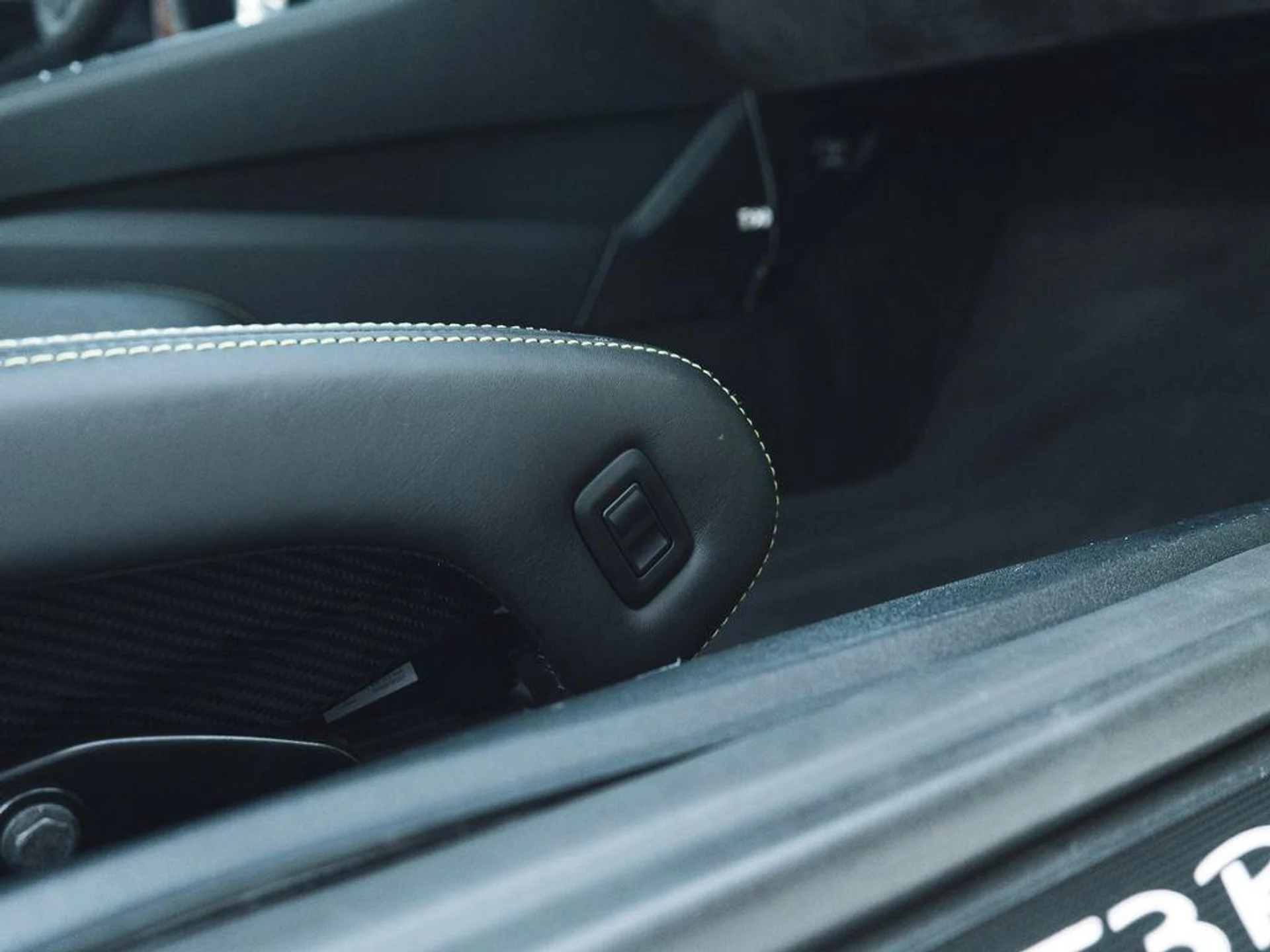 mph032_2725321854_JFL_121t22_Iy_Olh8_EG_Bq_Oqei_Zzz_Q_27be9ec0e5