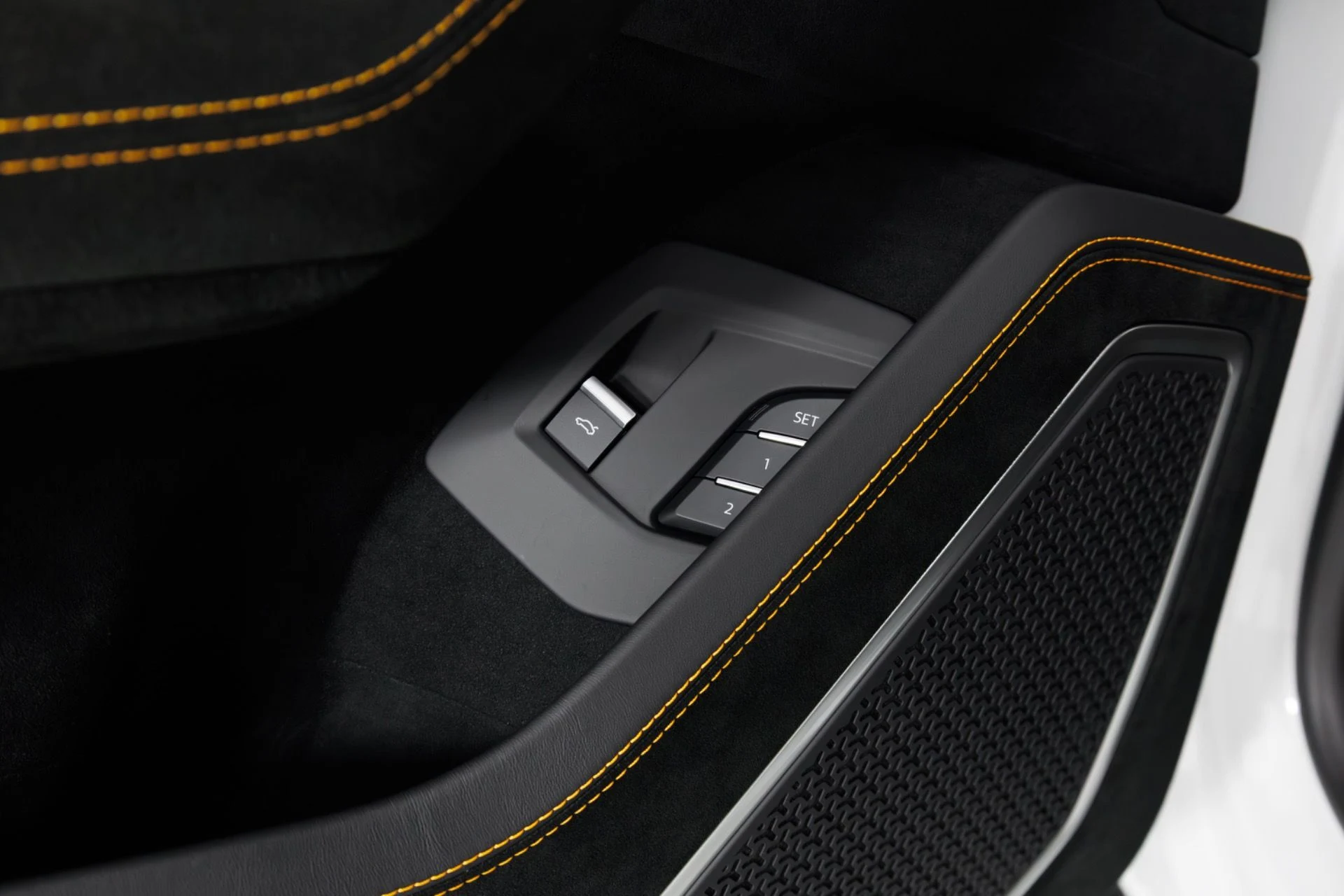 mph032_2725375617_Used_2024_Lamborghini_Urus_Performante_1780601135_2edb5850df