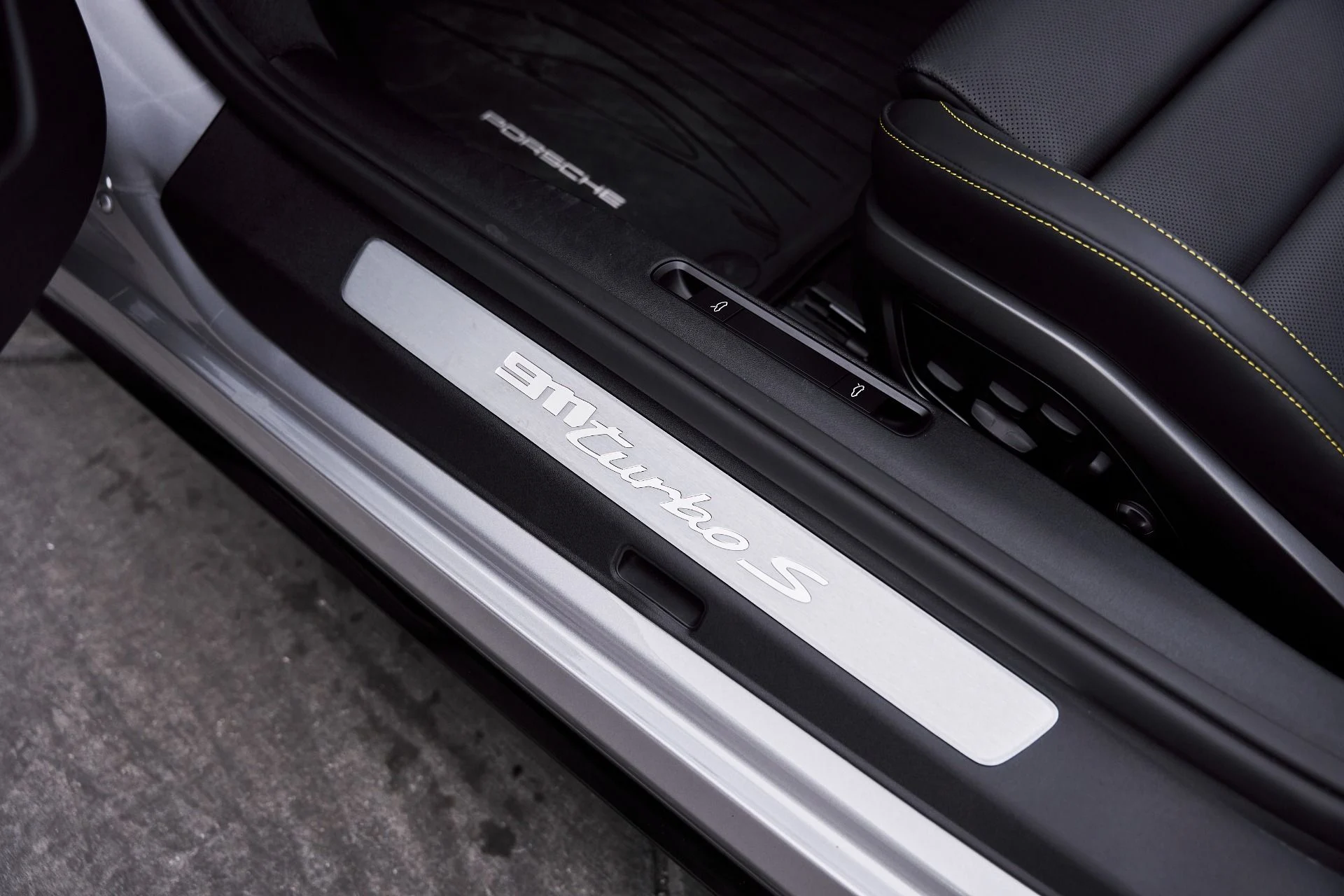 mph032_272722445_Used_2025_Porsche_911_Turbo_S_1770776359_759dbff976