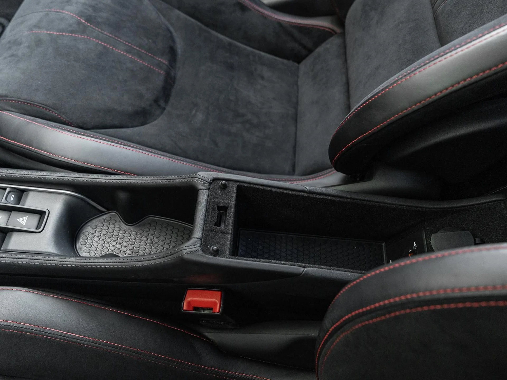 mph032_2732994836_Used_2018_Mc_Laren_570_GT_1768385504_bfccce2cbf